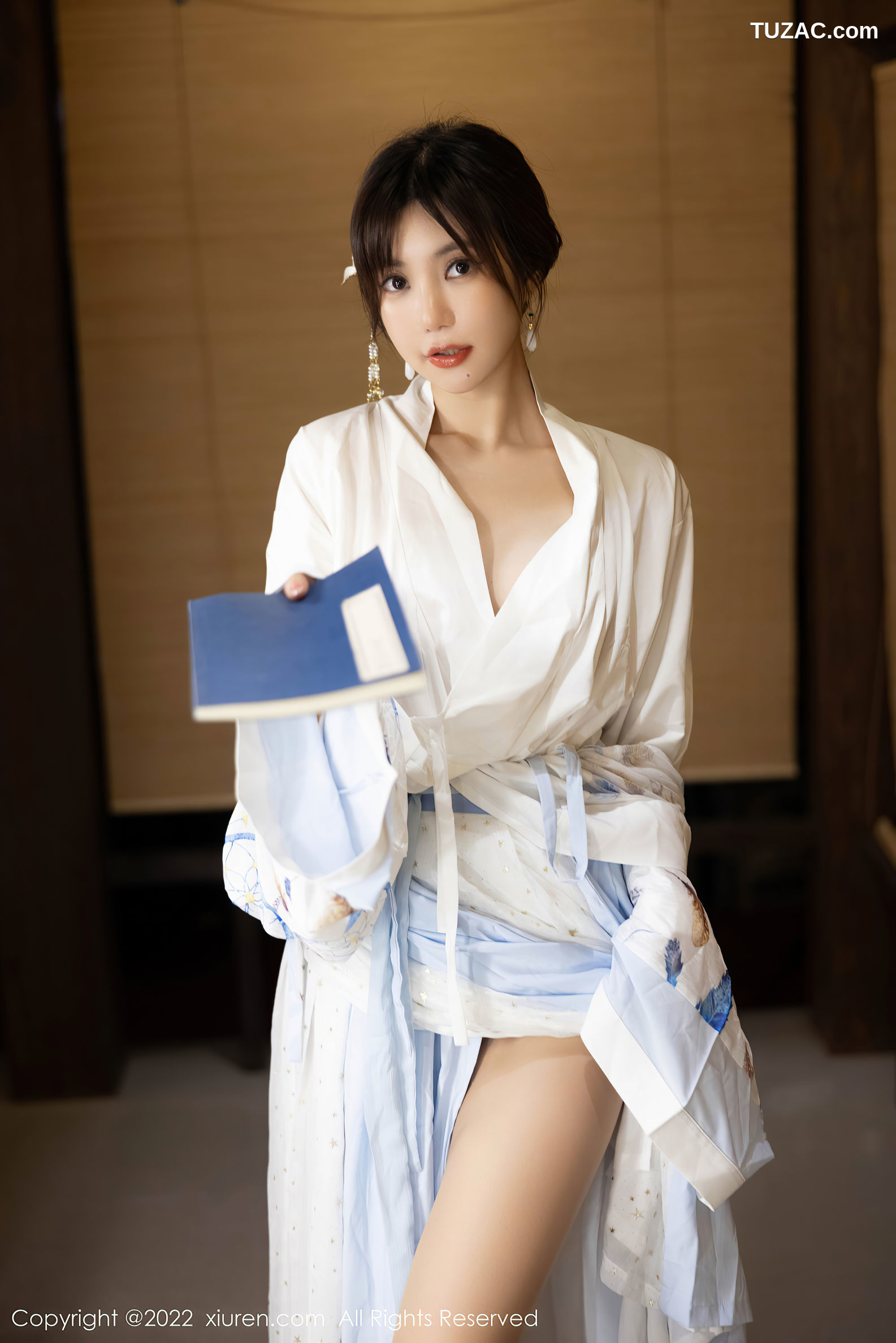 XiuRen-No.5569-绮里嘉-白色蓝印花汉服肉丝