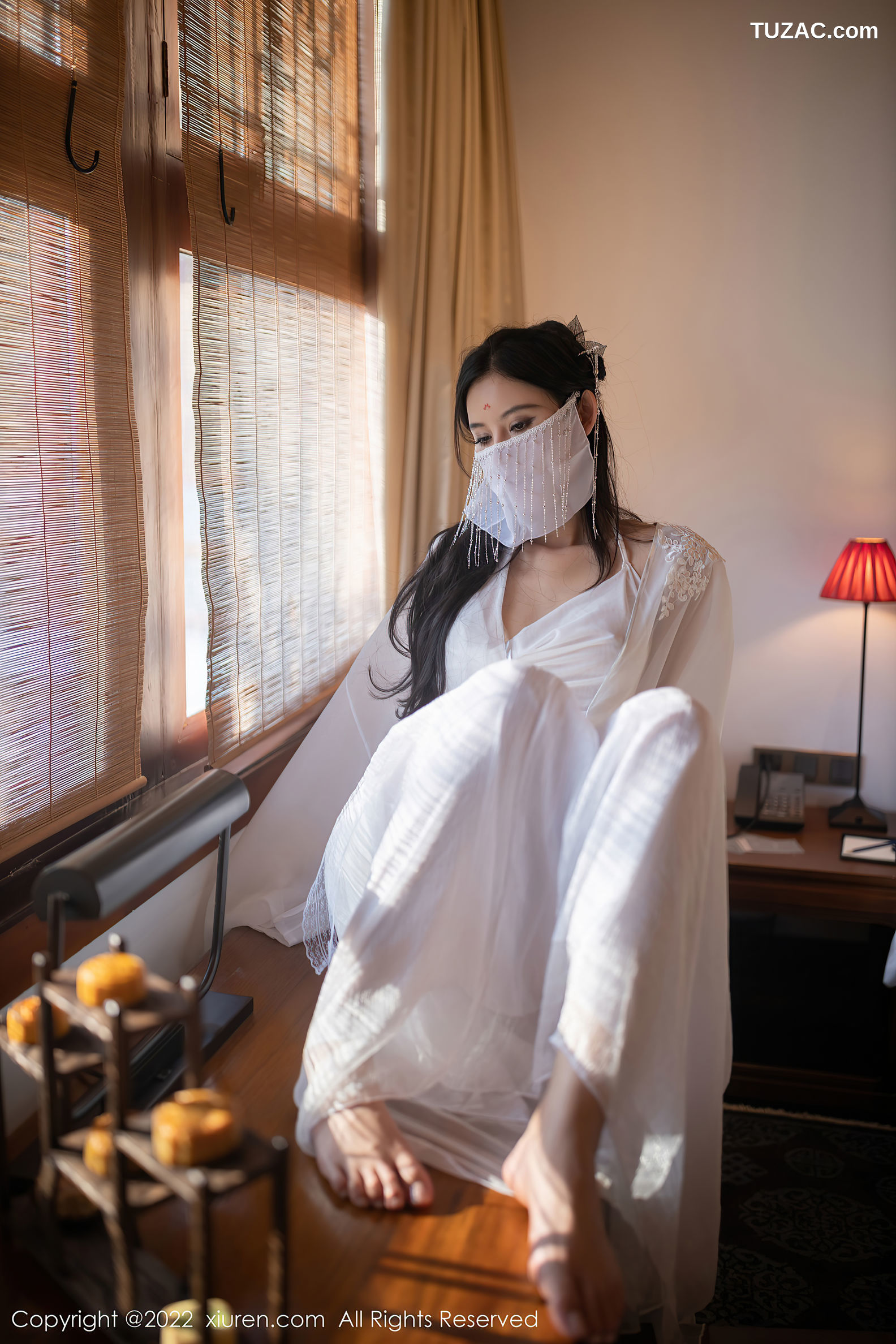 XiuRen-No.5573-就是阿朱啊-白纱古风裙白肚兜