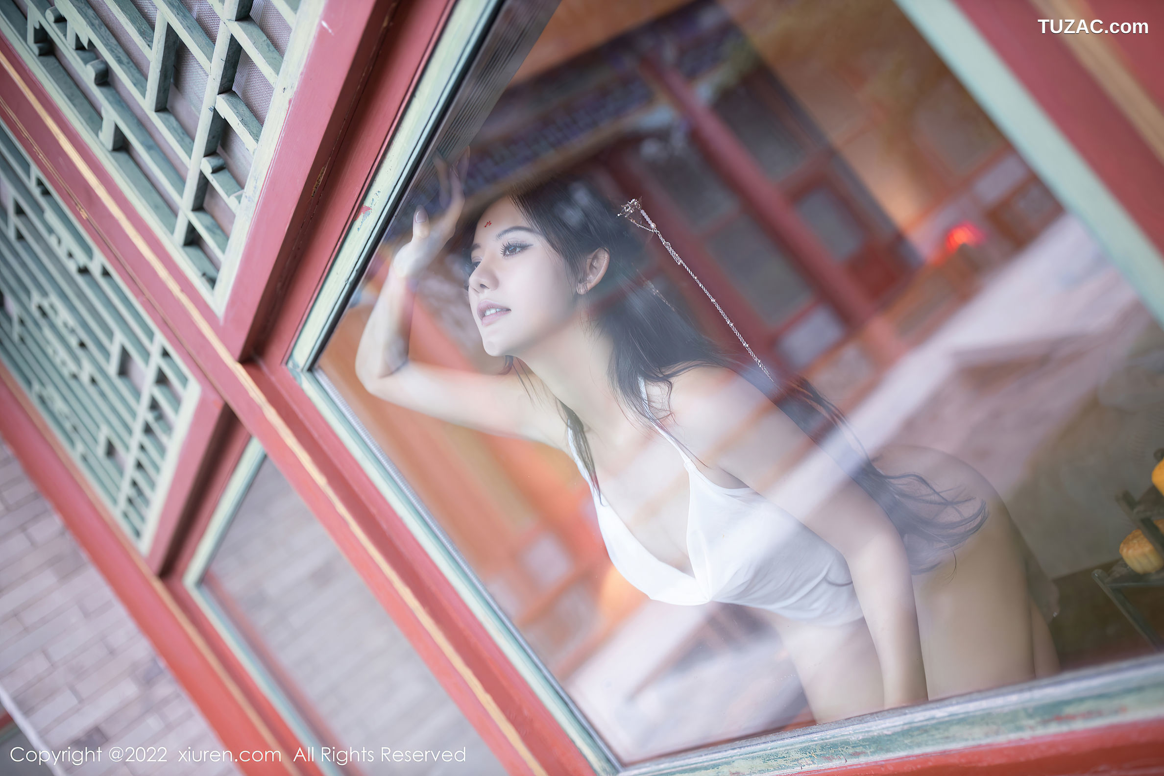 XiuRen-No.5573-就是阿朱啊-白纱古风裙白肚兜