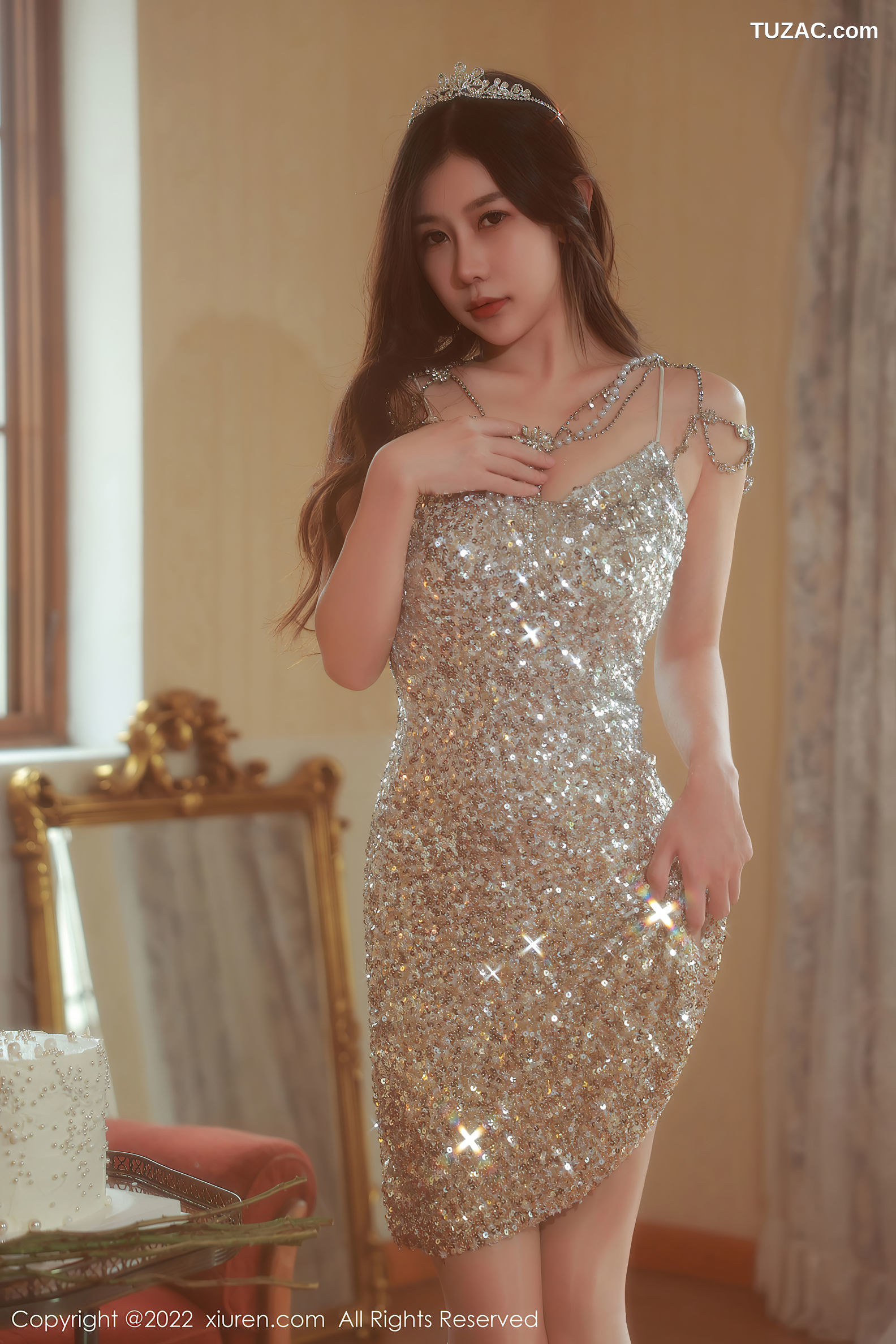XiuRen-No.5584-尹甜甜-银亮片吊带公主短裙