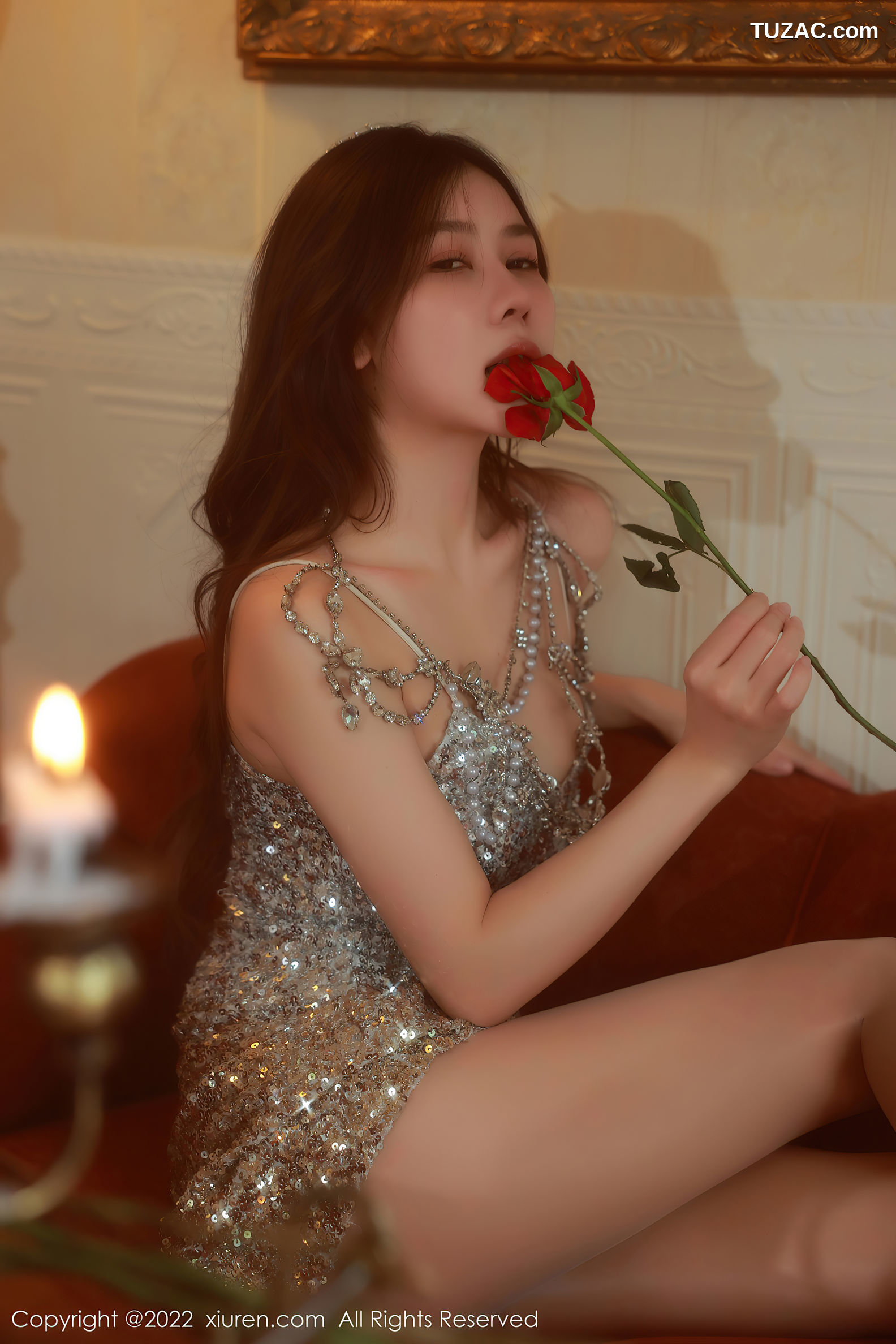 XiuRen-No.5584-尹甜甜-银亮片吊带公主短裙