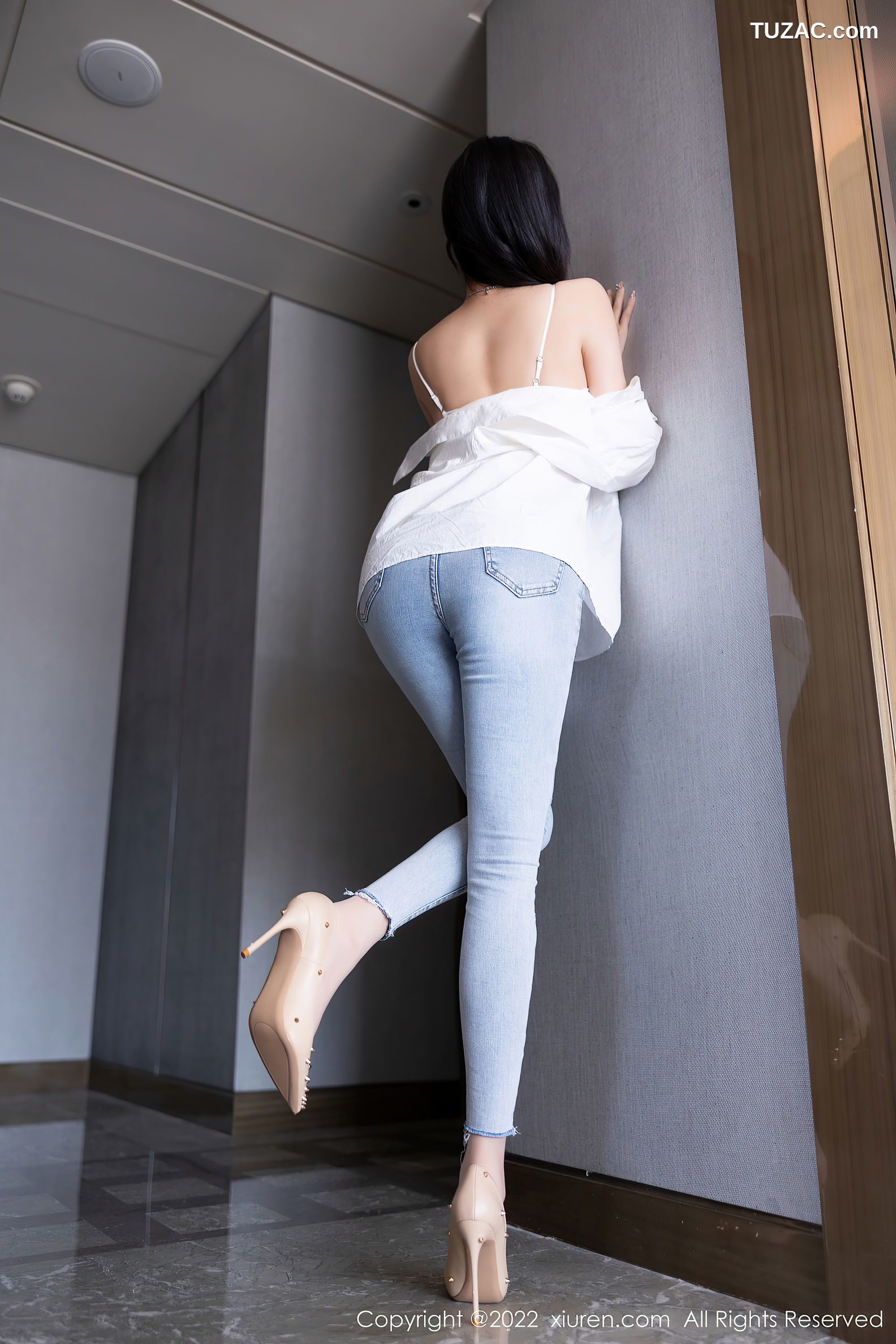 XiuRen-No.5614-杨晨晨-白衫牛仔长裤白内肉丝