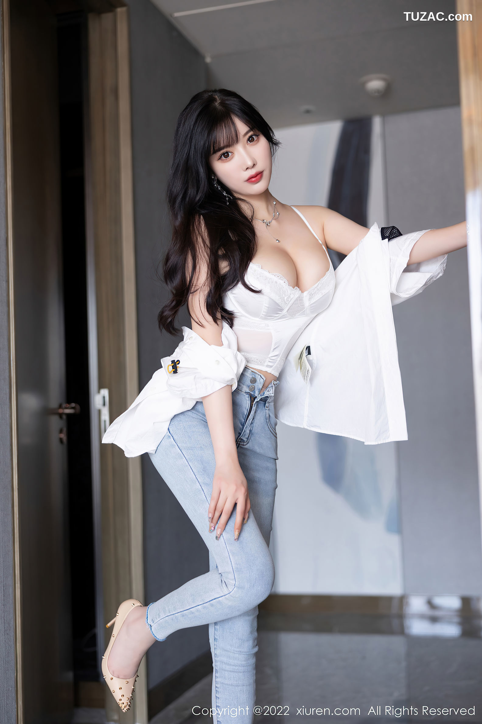 XiuRen-No.5614-杨晨晨-白衫牛仔长裤白内肉丝