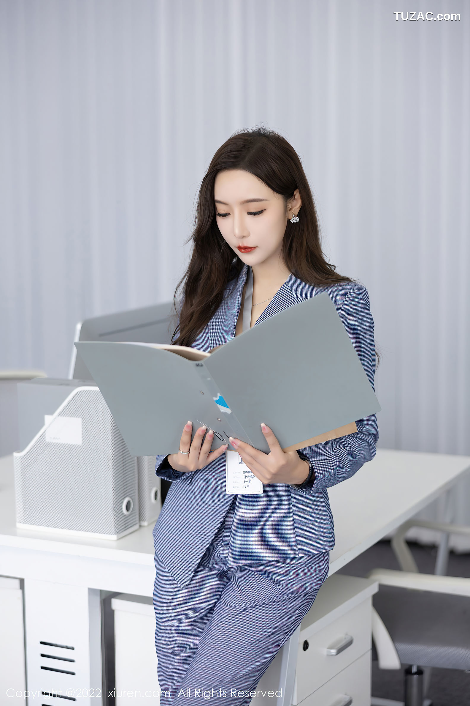 XiuRen-No.5629-王馨瑶-灰蓝职业裤装黑内