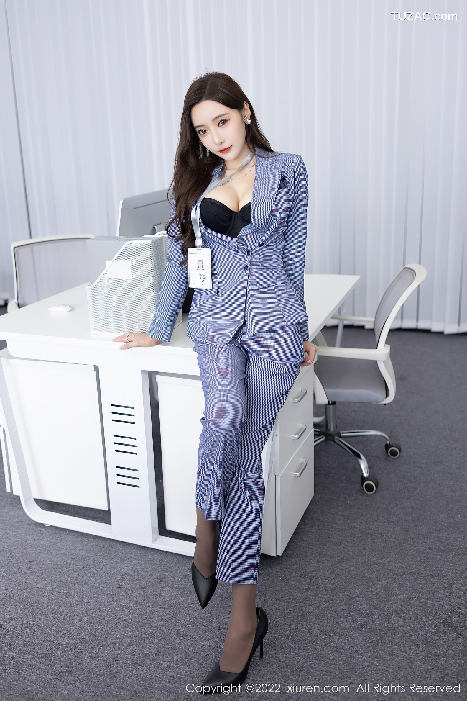 XiuRen-No.5629-王馨瑶-灰蓝职业裤装黑内