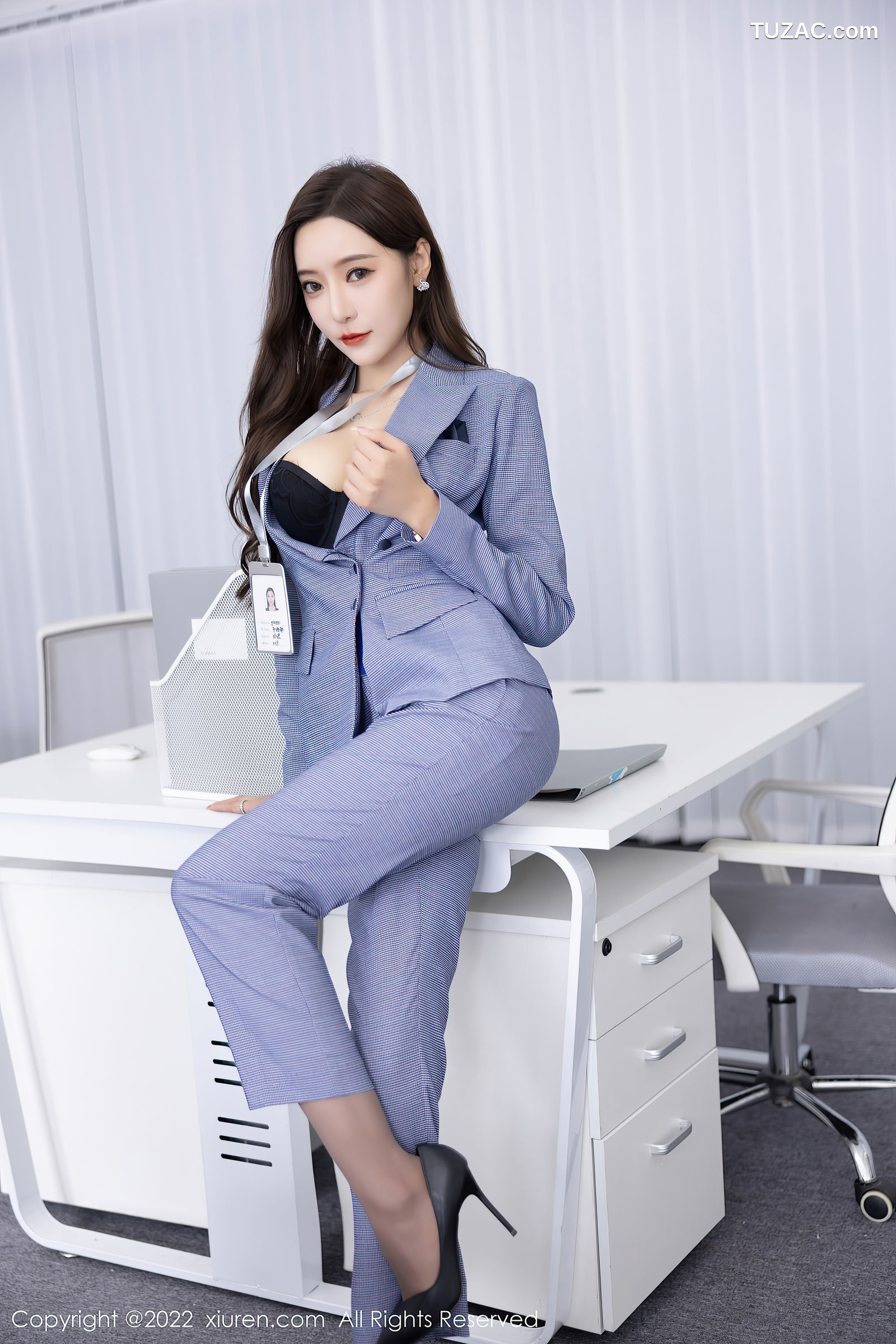 XiuRen-No.5629-王馨瑶-灰蓝职业裤装黑内