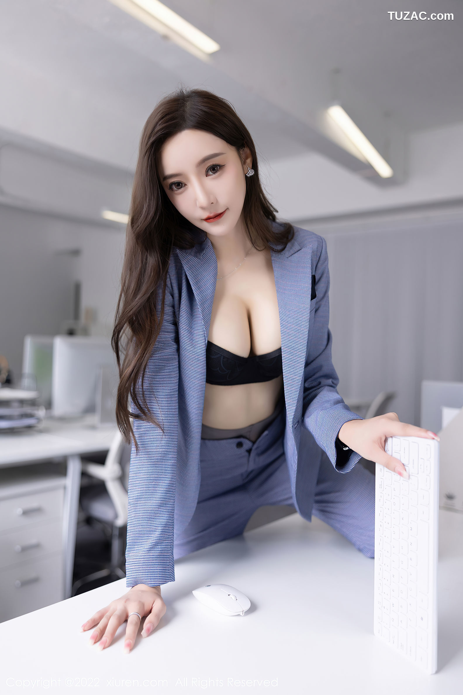 XiuRen-No.5629-王馨瑶-灰蓝职业裤装黑内