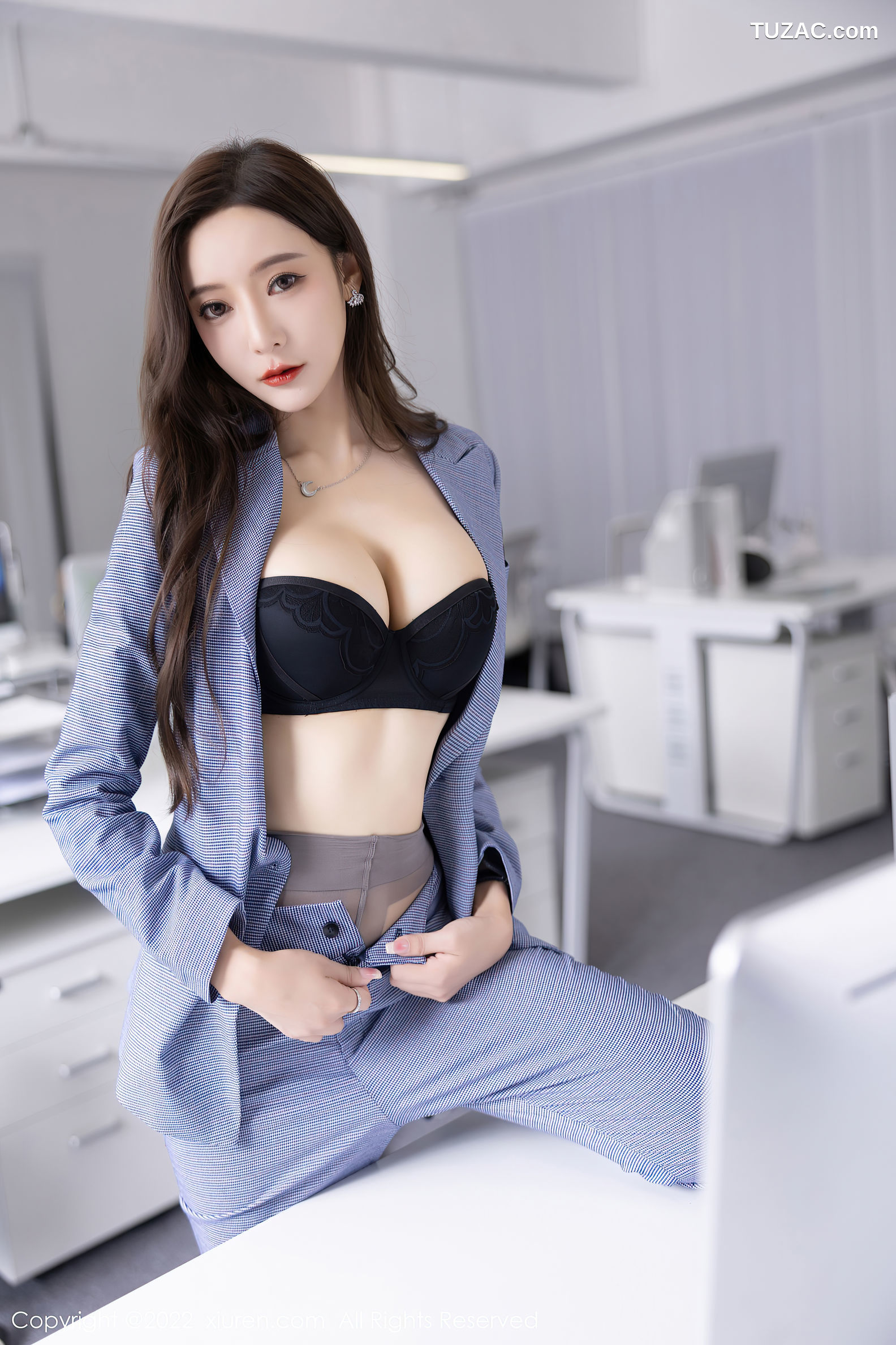 XiuRen-No.5629-王馨瑶-灰蓝职业裤装黑内