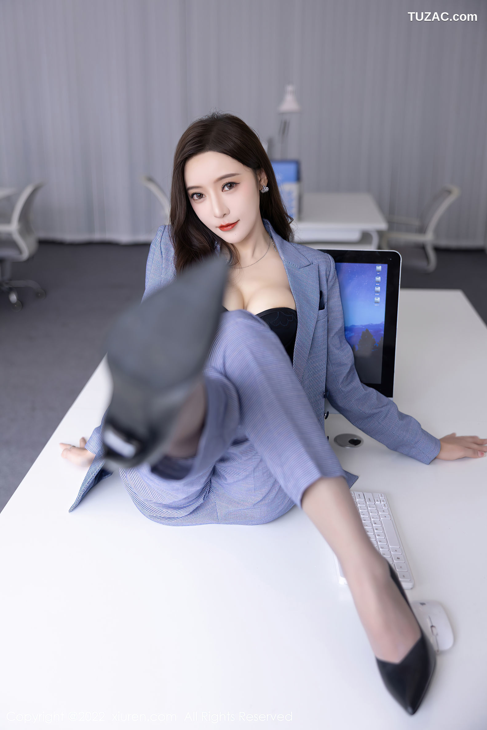 XiuRen-No.5629-王馨瑶-灰蓝职业裤装黑内
