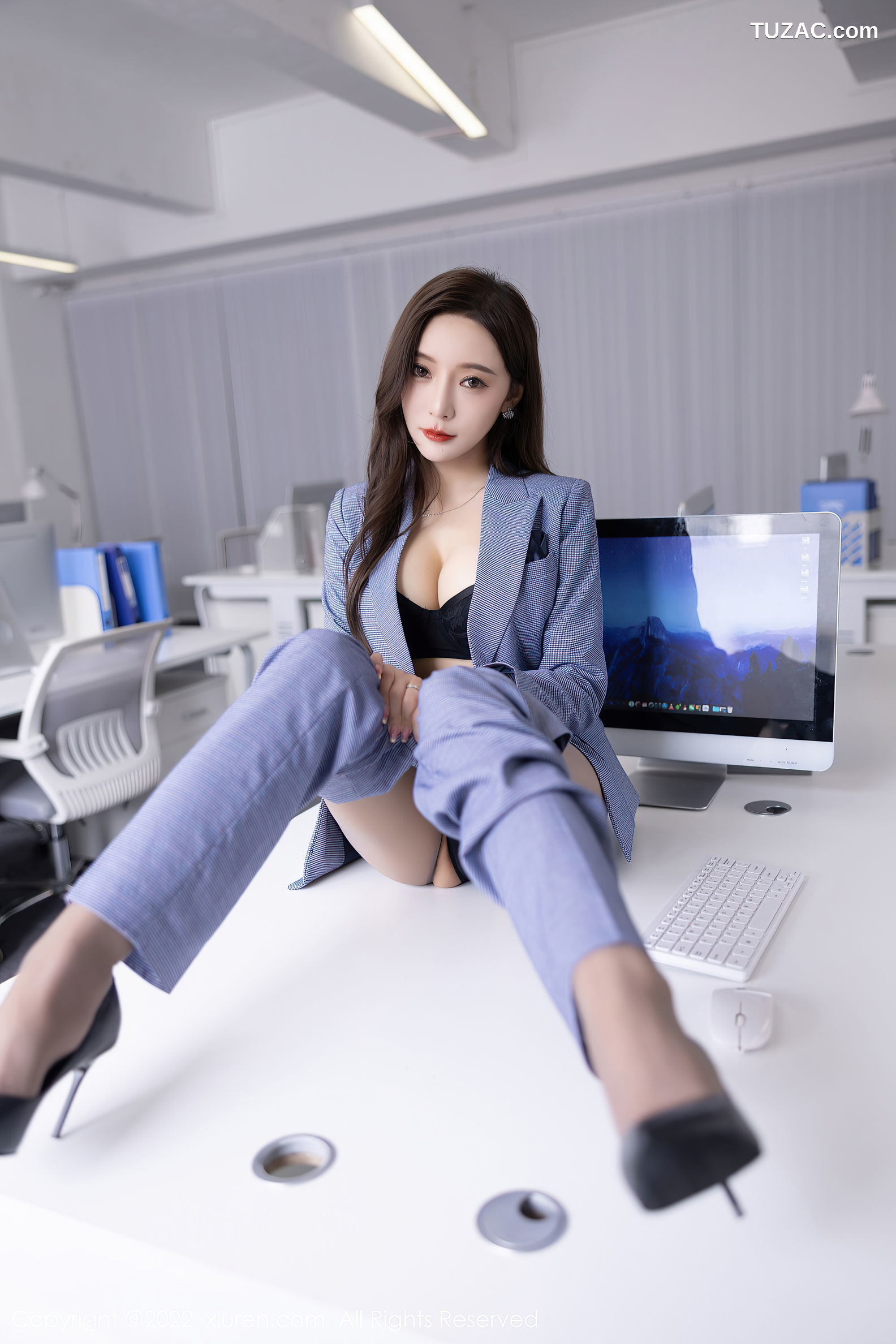 XiuRen-No.5629-王馨瑶-灰蓝职业裤装黑内