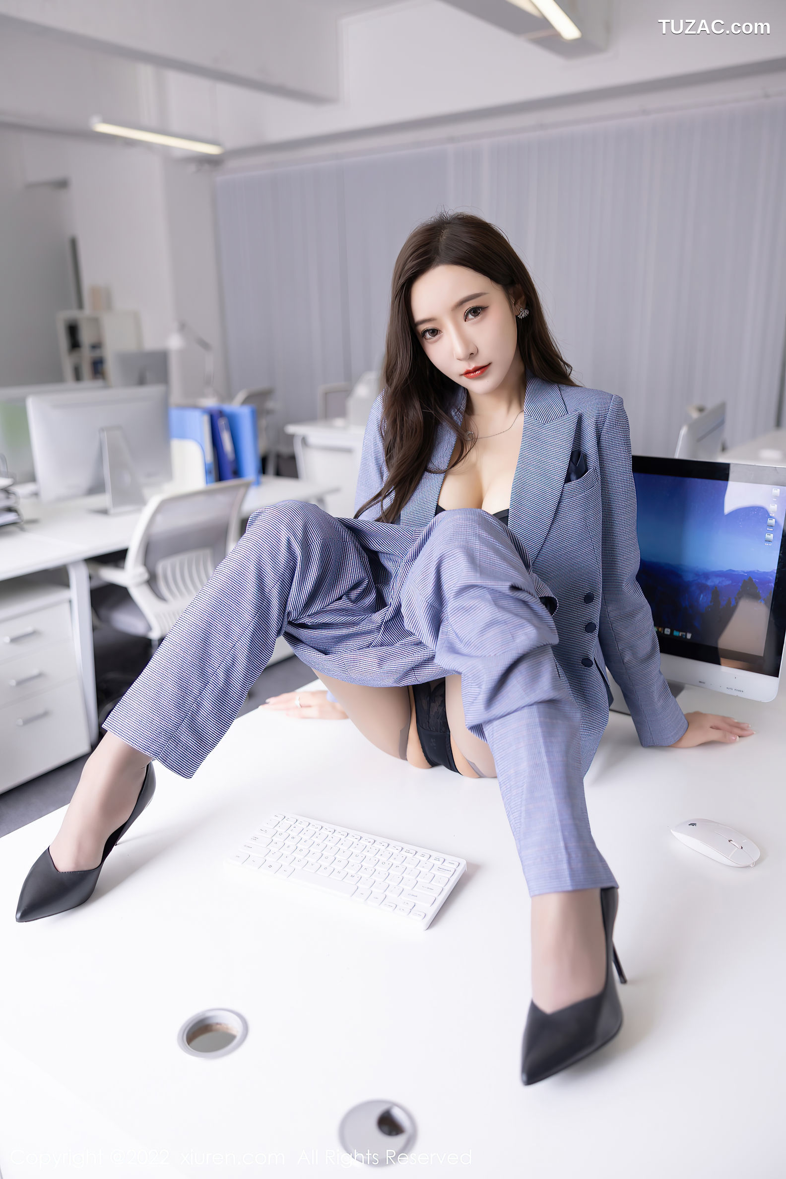 XiuRen-No.5629-王馨瑶-灰蓝职业裤装黑内