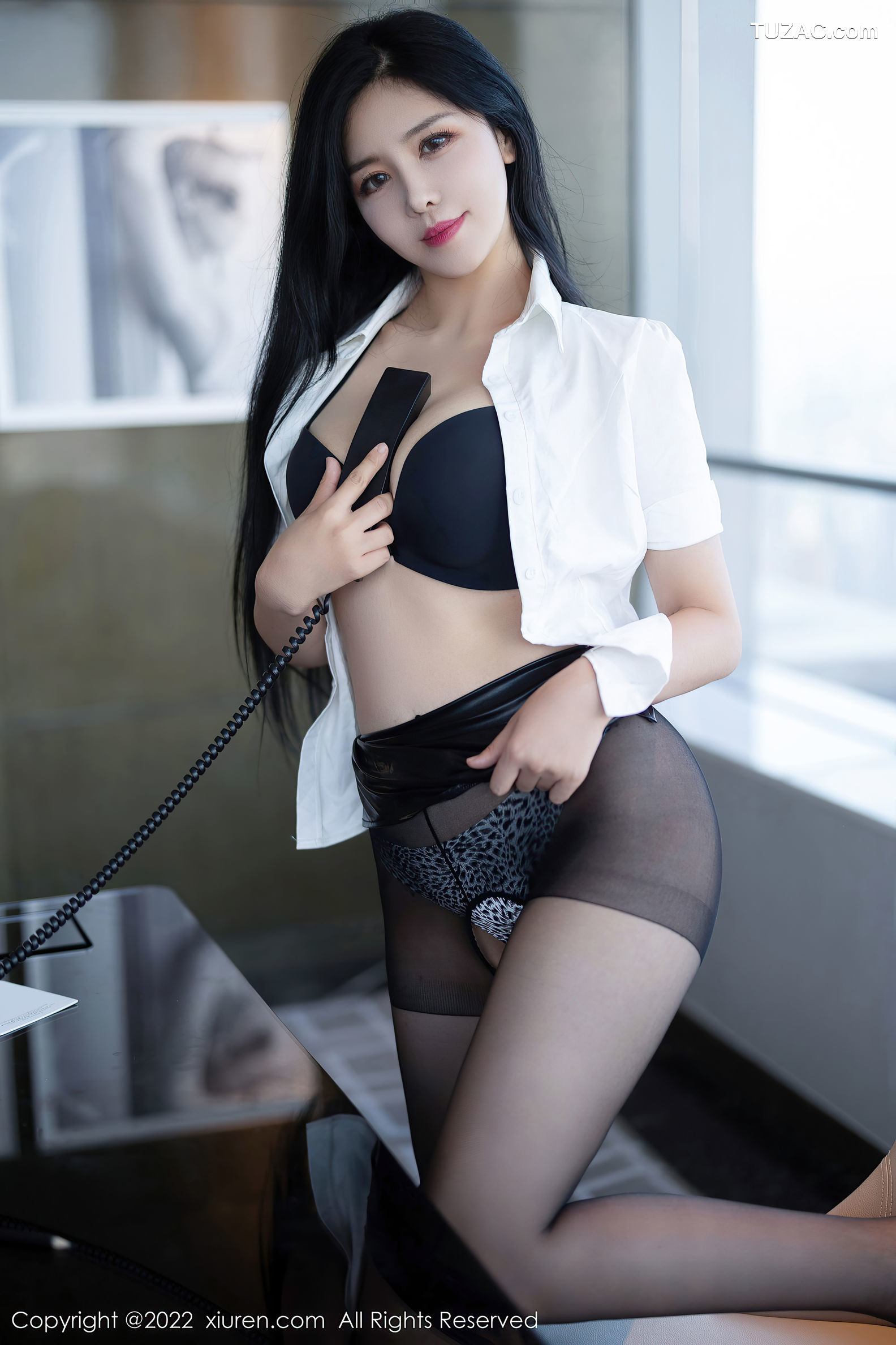XiuRen-No.5635-刘钰儿-白衬黑短裙黑内黑丝