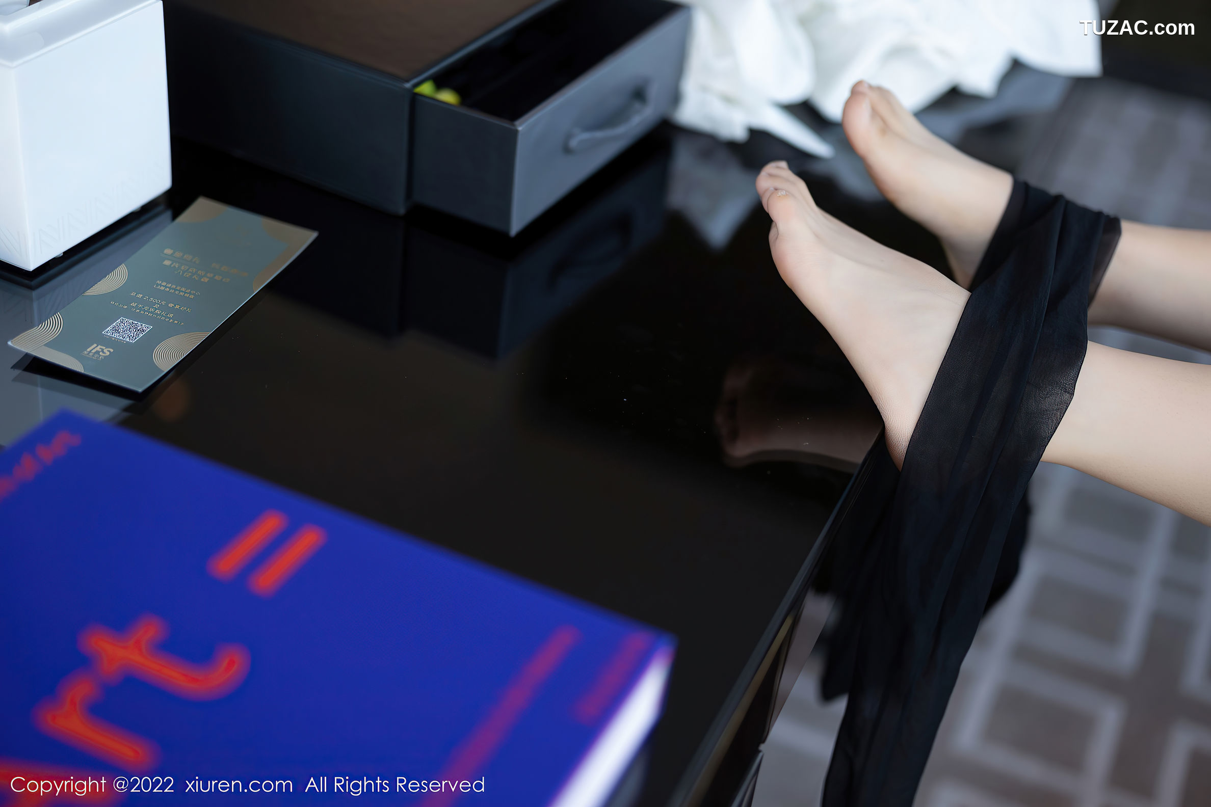 XiuRen-No.5635-刘钰儿-白衬黑短裙黑内黑丝