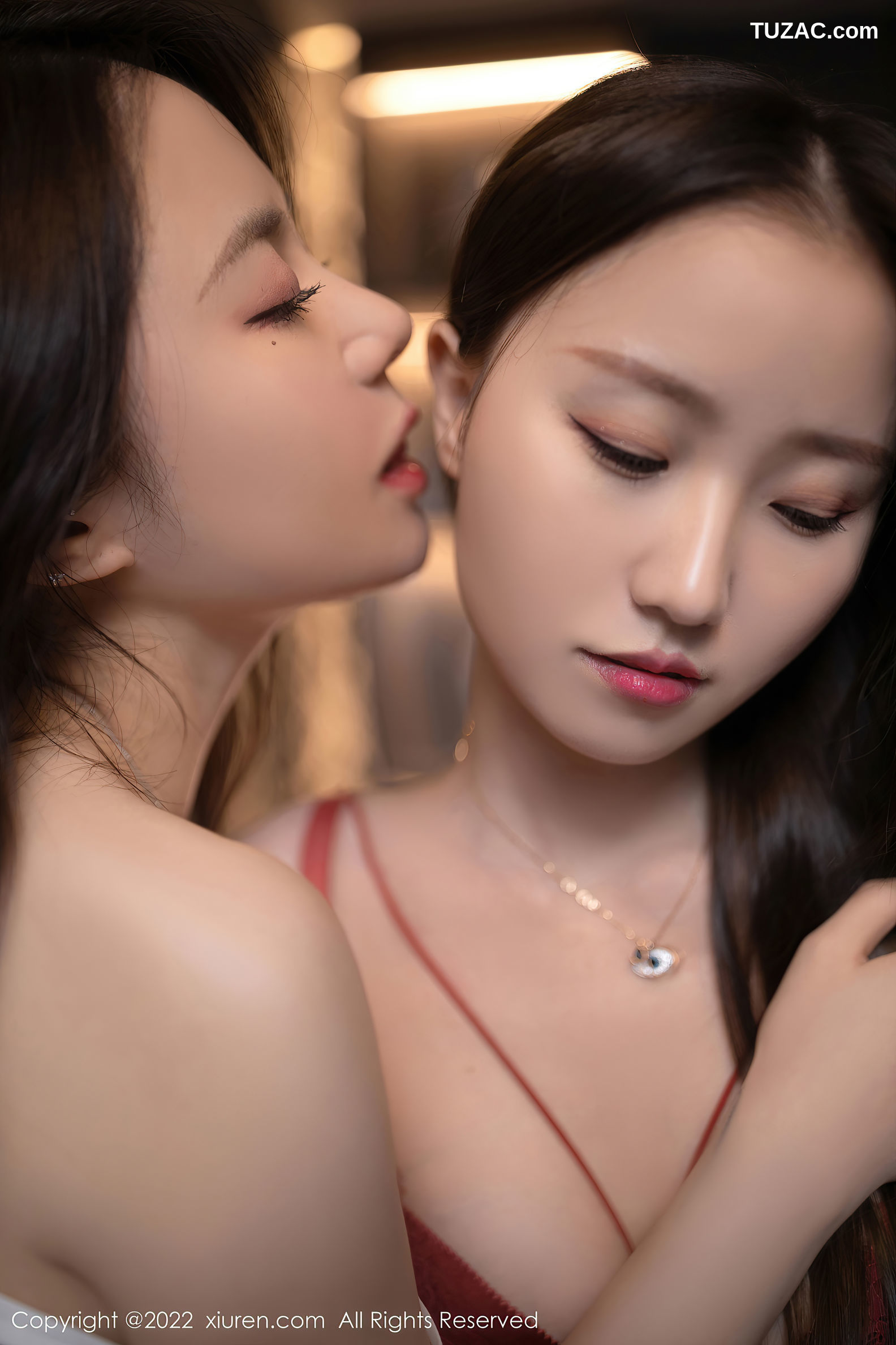 XiuRen-No.5639-鱼子酱-绿衫白裙秘书姐妹花