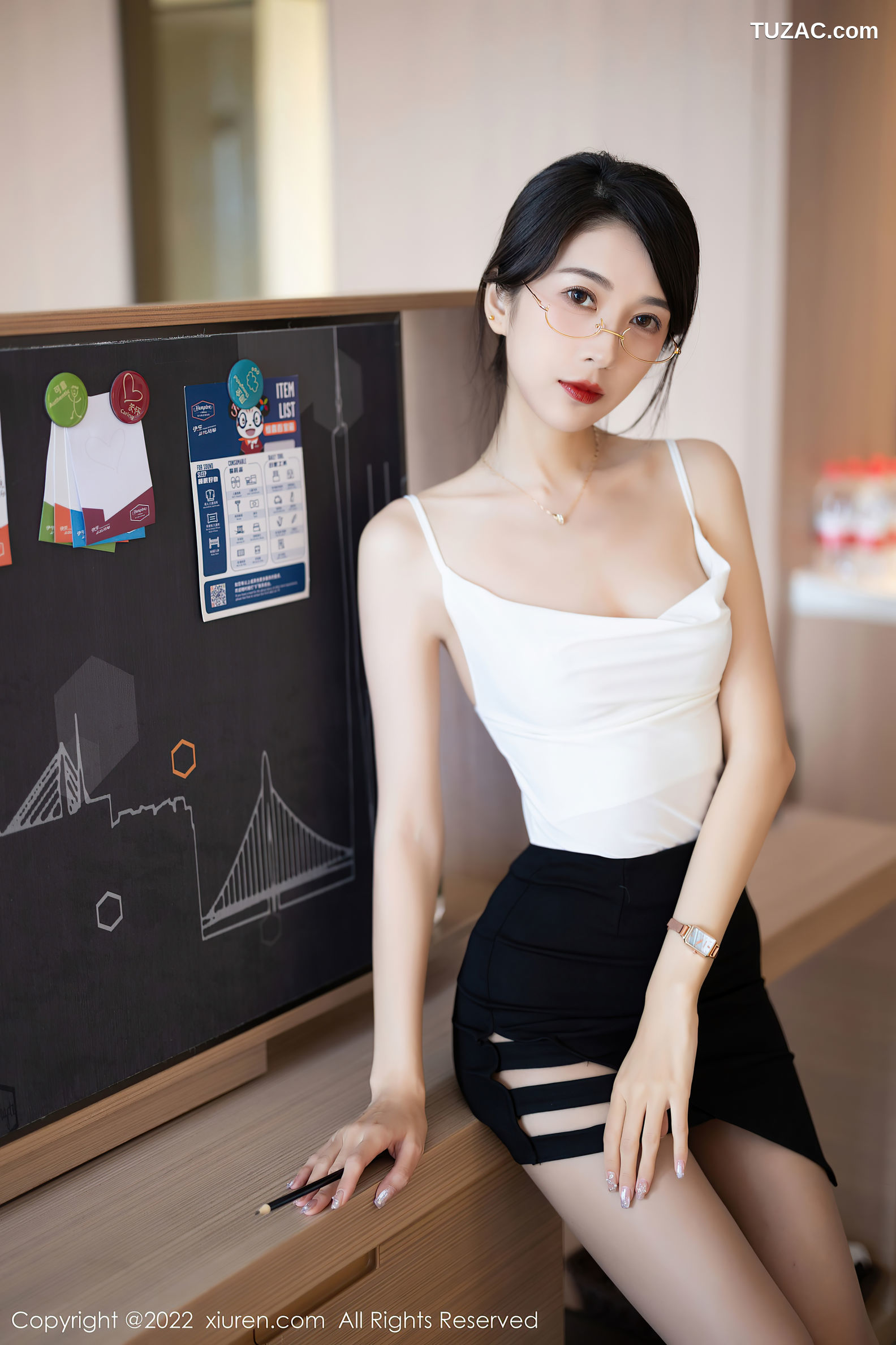 XiuRen-No.5656-林乐一-白吊带黑短裙带子抹胸