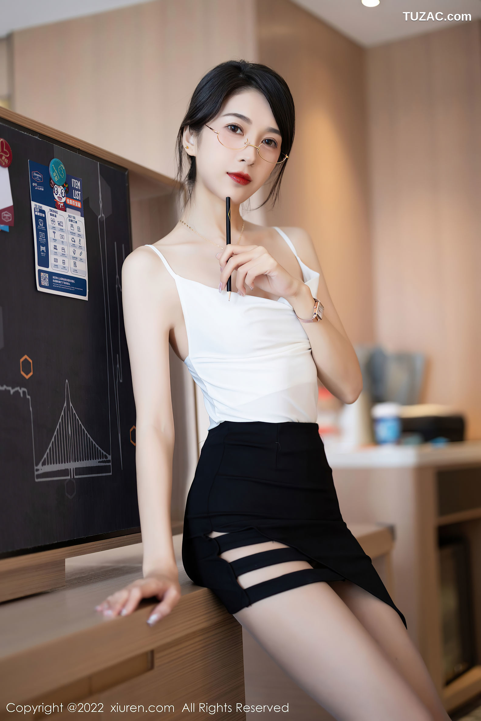 XiuRen-No.5656-林乐一-白吊带黑短裙带子抹胸