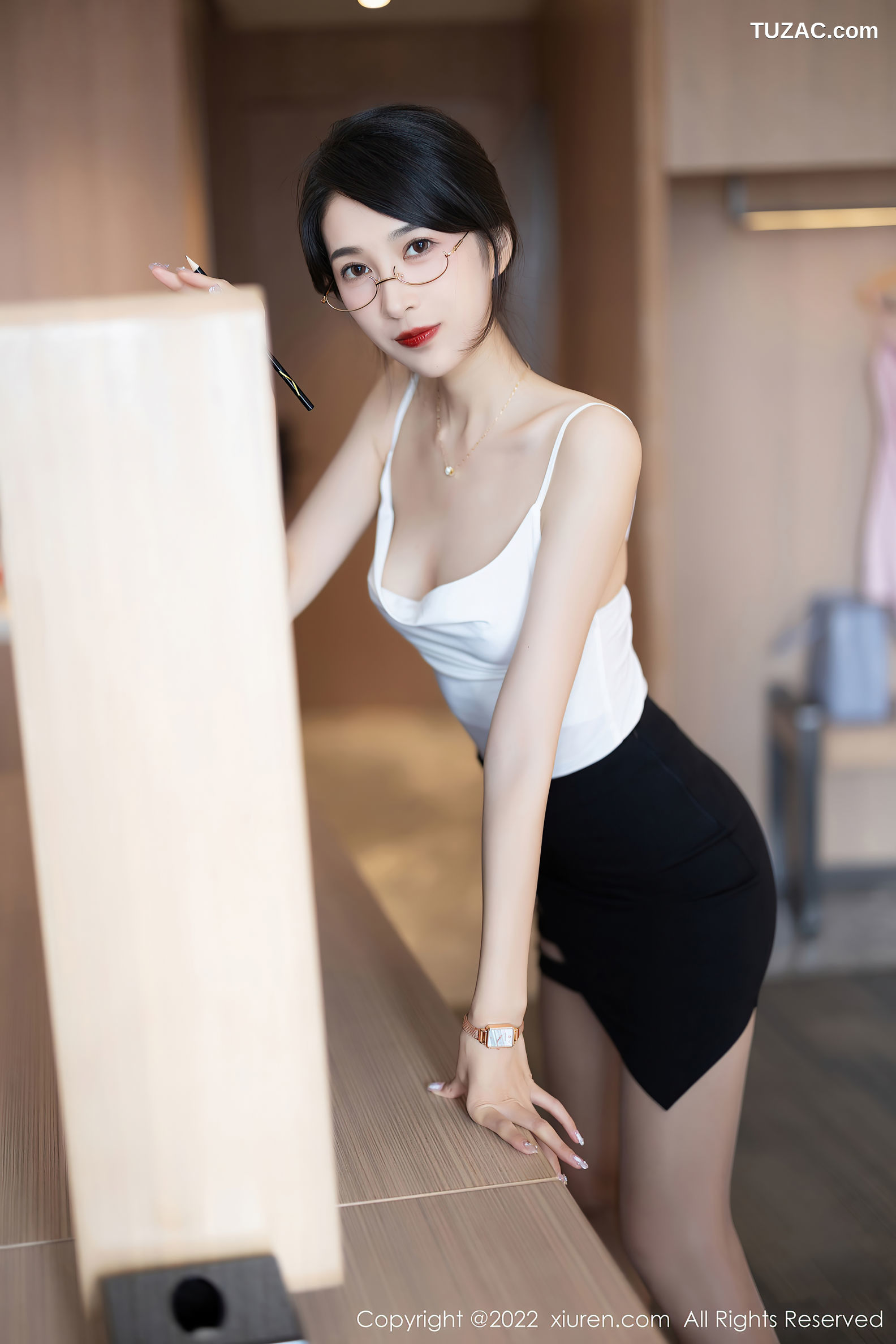 XiuRen-No.5656-林乐一-白吊带黑短裙带子抹胸