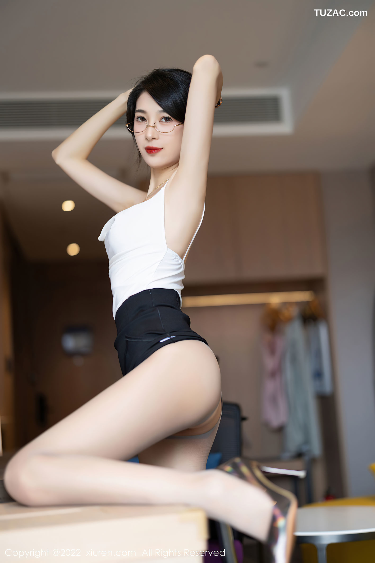 XiuRen-No.5656-林乐一-白吊带黑短裙带子抹胸