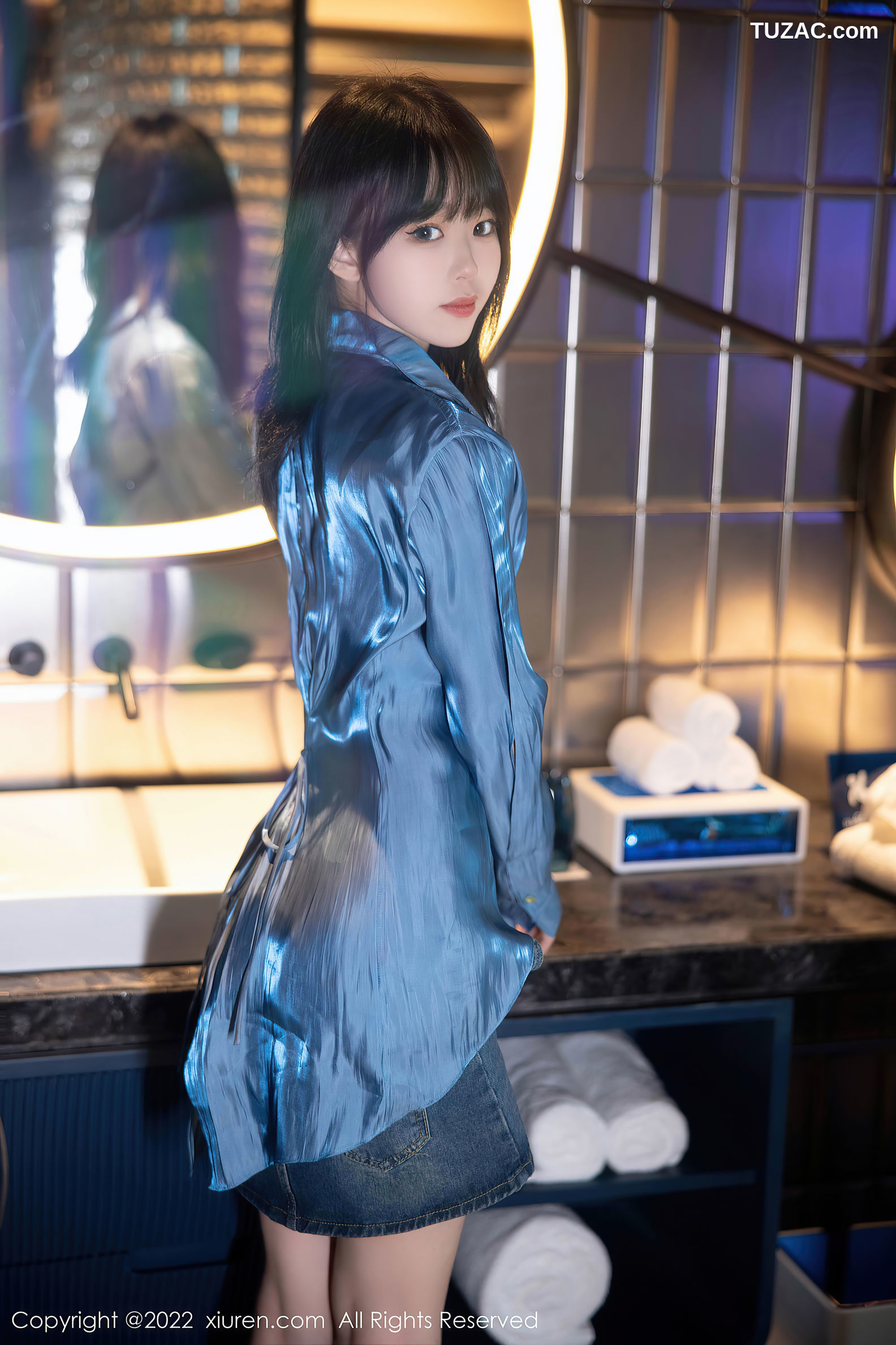 XiuRen-No.5662-奶瓶-蓝缎衬衫牛仔短裤丁字裤