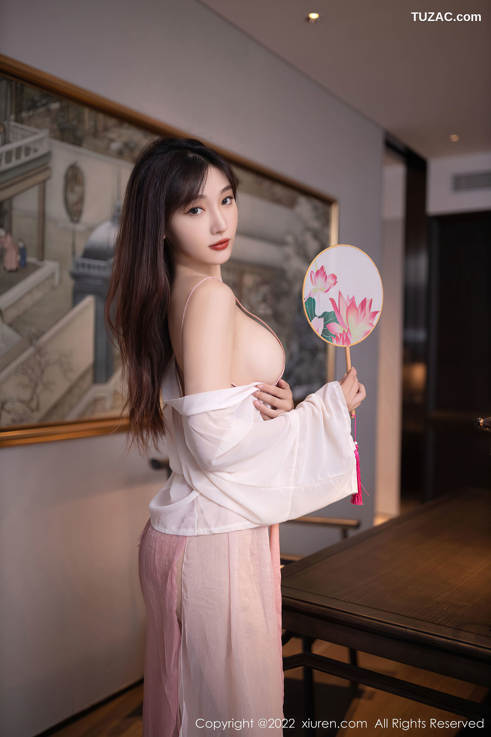 XiuRen-No.5666-陆萱萱-古风白纱衫粉裙淡粉肚兜