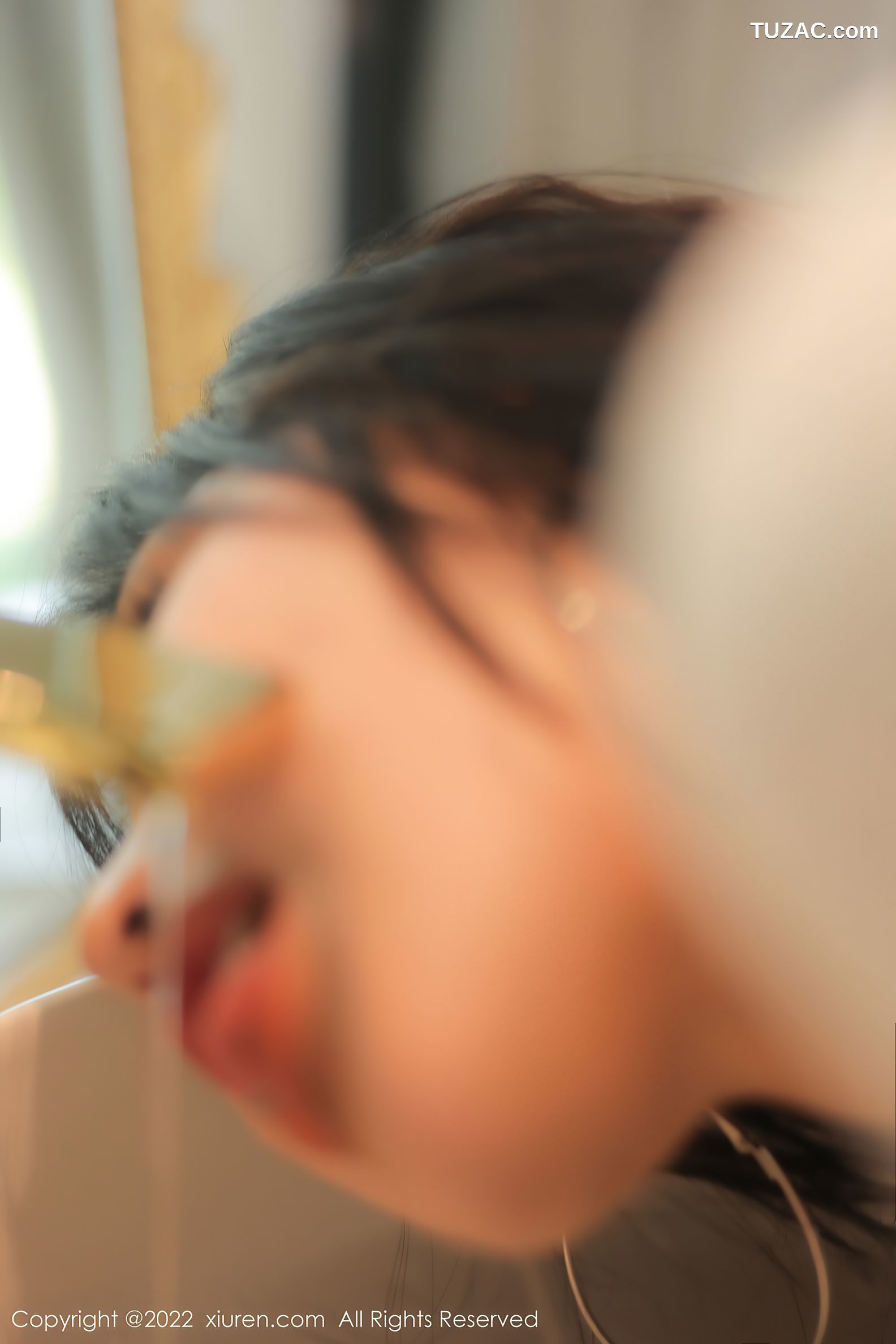 XiuRen-No.5683-文静儿-户外白纱衫纱短裤