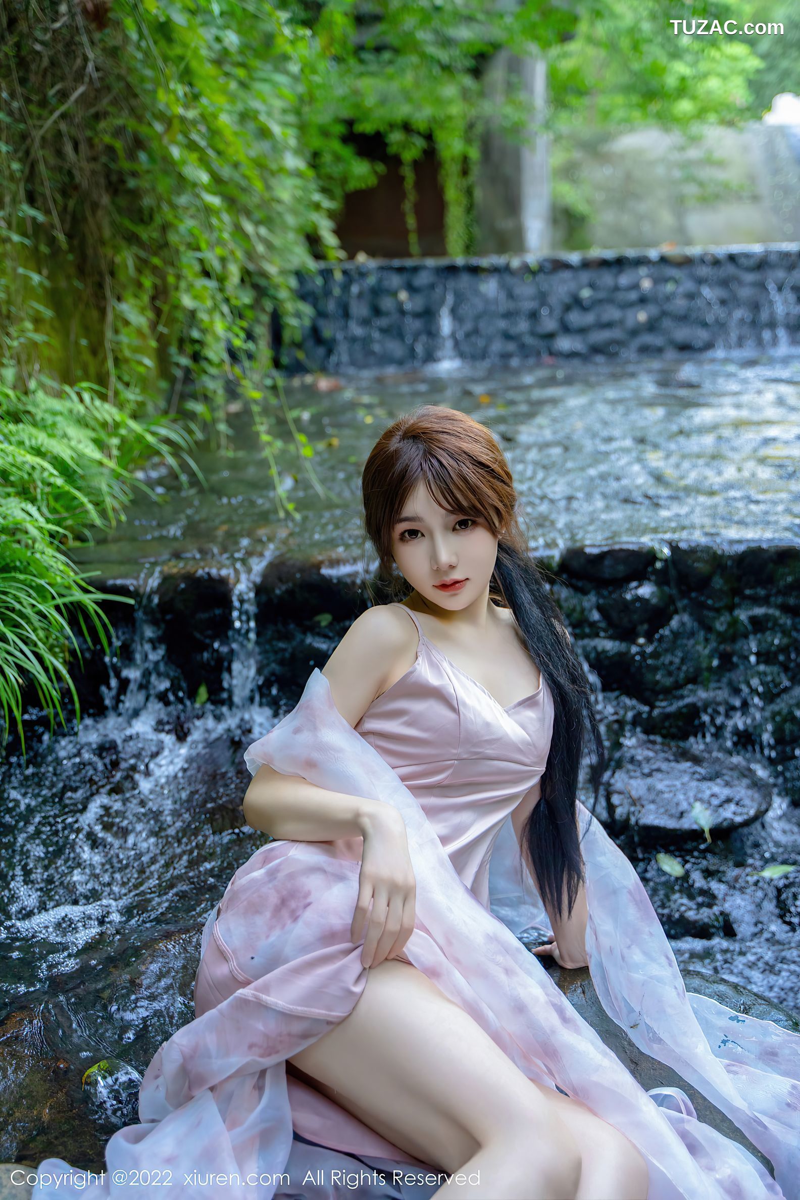 XiuRen-No.5690-婠婠么-林间嬉水的紫裙白裙双姝