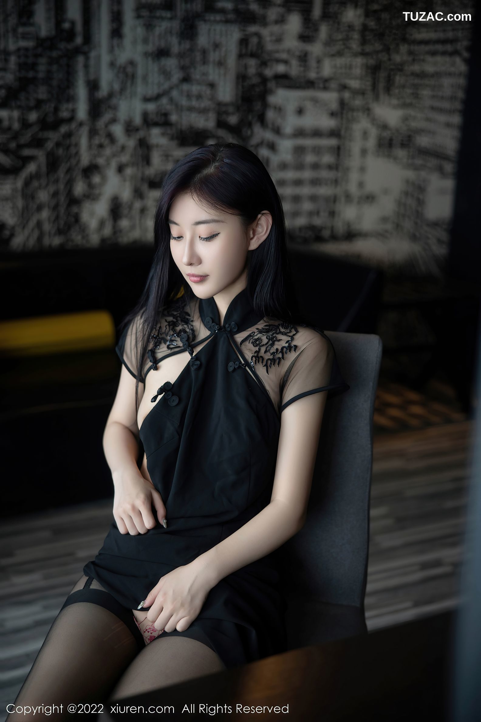 XiuRen-No.5691-顾楚楚-黑色礼服裙红内衣黑丝