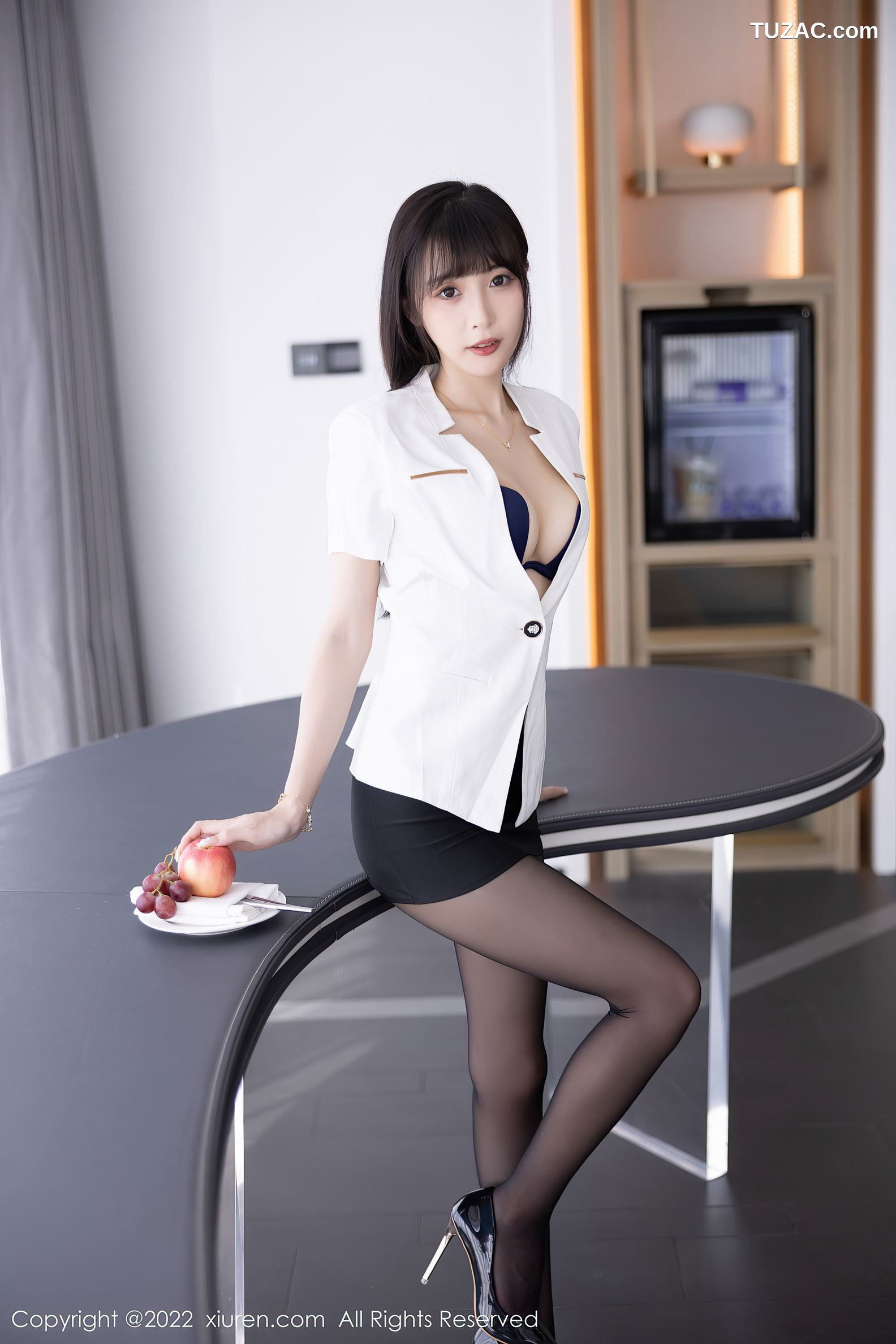 XiuRen-No.5700-林星阑-白衣黑裙职业装黑丝