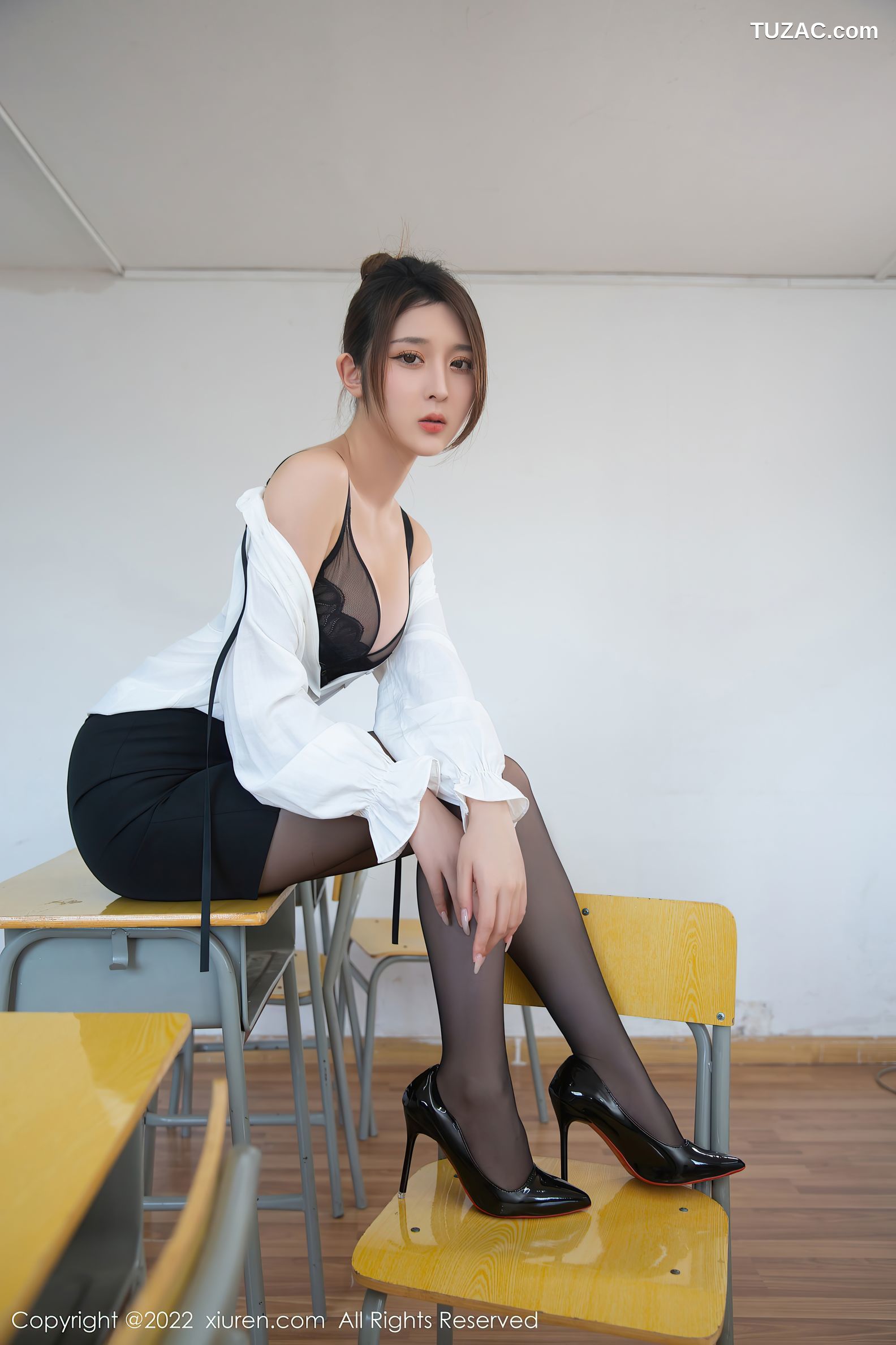 XiuRen-No.5709-夏甜甜-女教师白衫黑裙黑丝