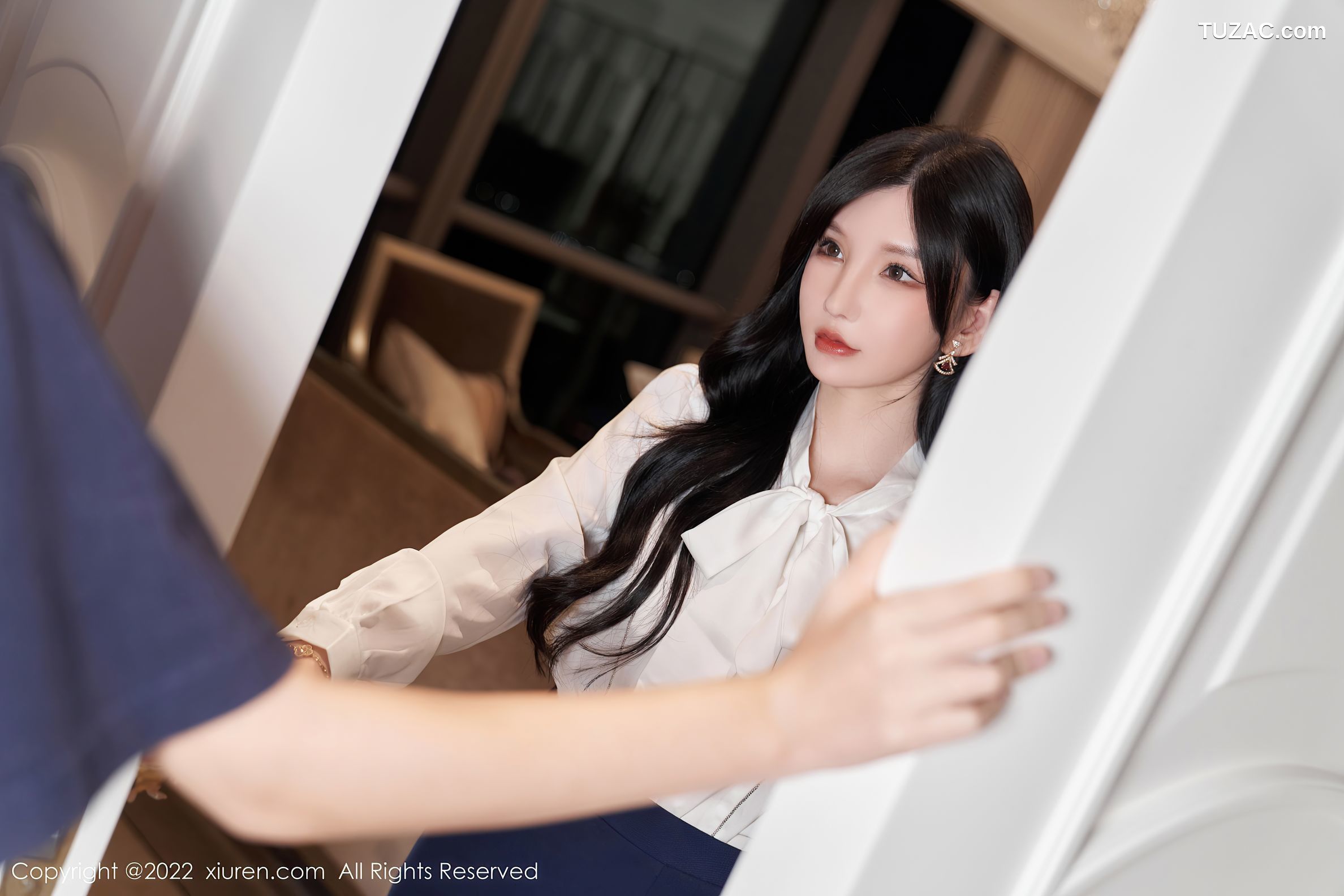 XiuRen-No.5716-周于希-白衫蓝裙职业装橘色内衣