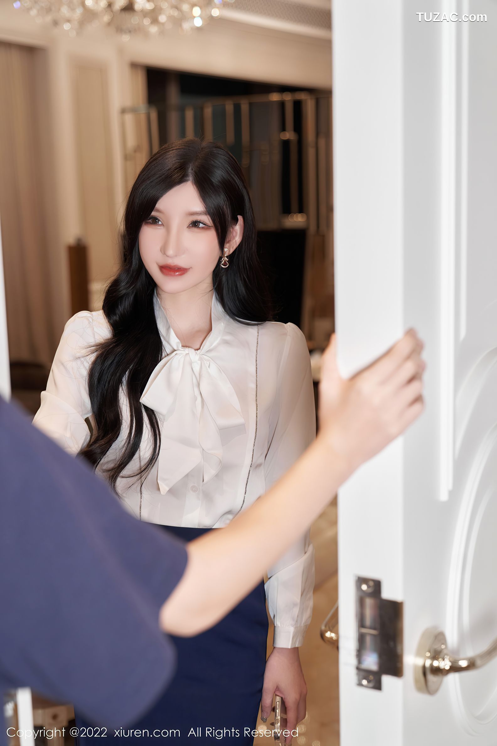 XiuRen-No.5716-周于希-白衫蓝裙职业装橘色内衣