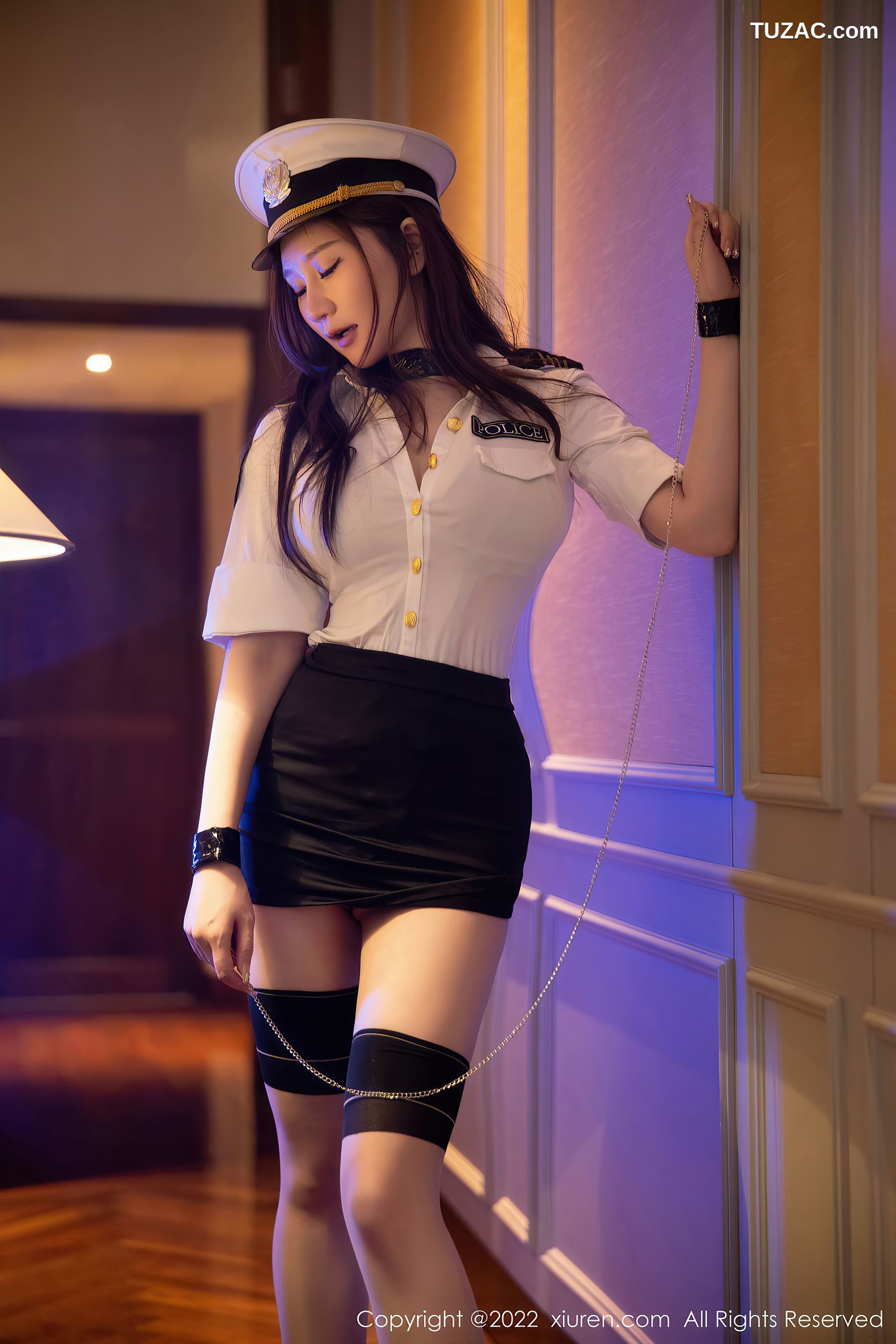 XiuRen-No.5740-顾乔楠-女警白衫黑短裙黑丝黑内