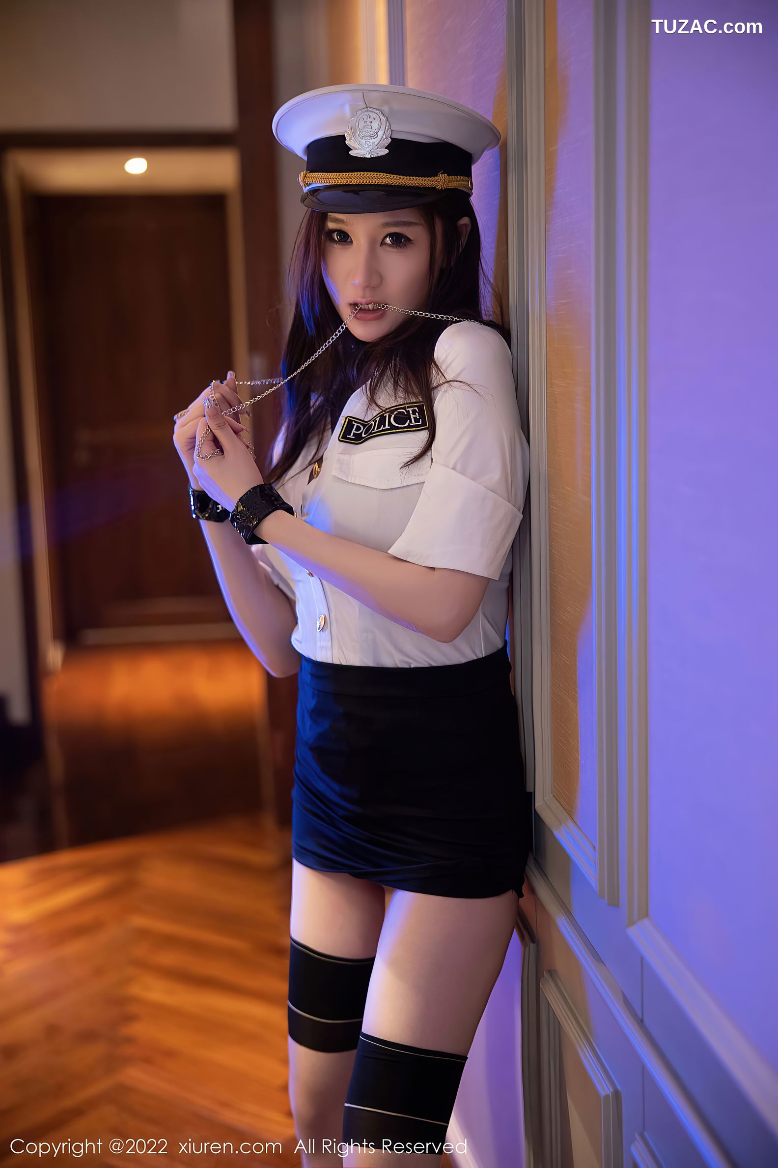 XiuRen-No.5740-顾乔楠-女警白衫黑短裙黑丝黑内