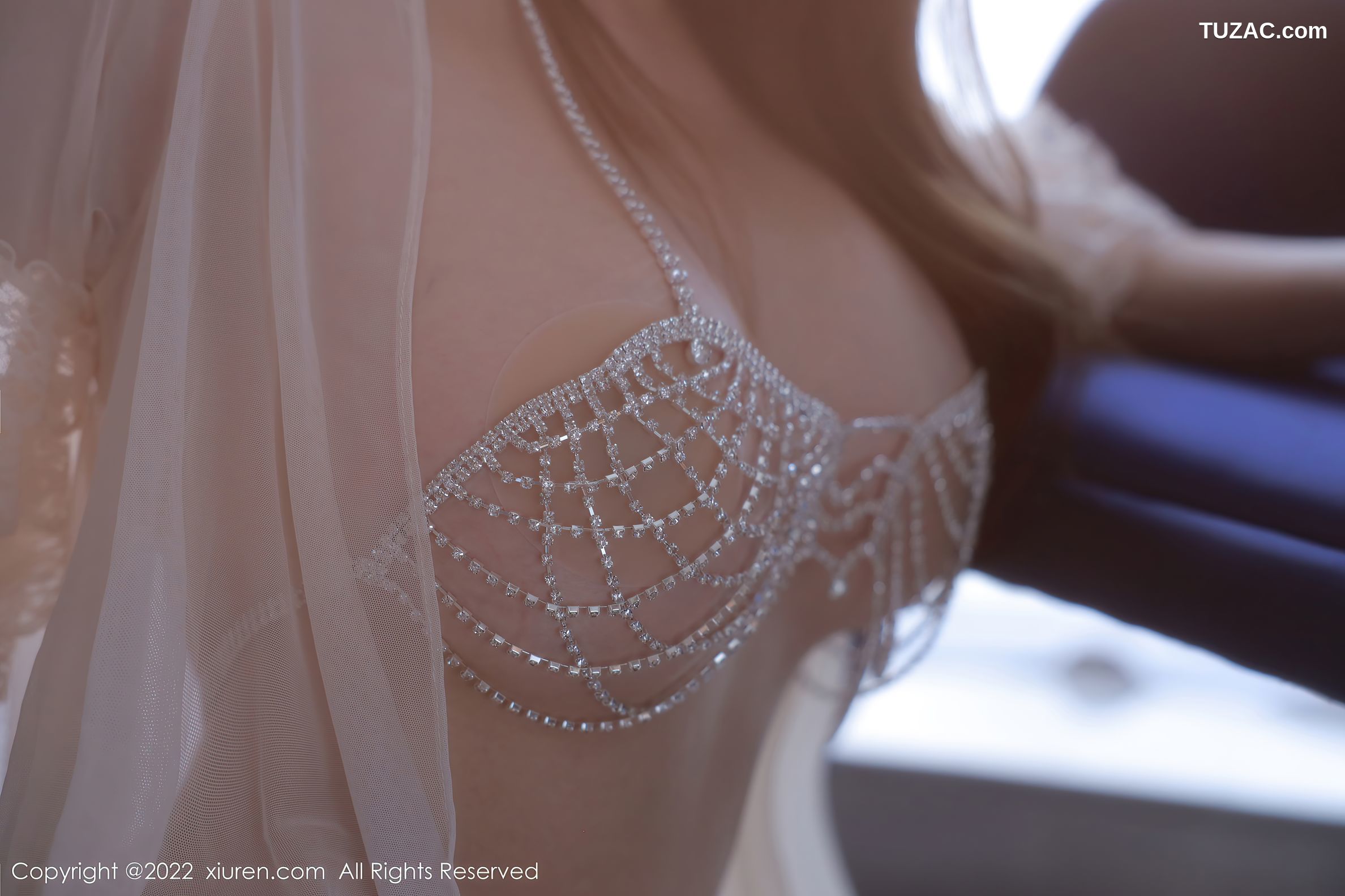 XiuRen-No.5761-甜妮-白纱裙性感珠链内衣