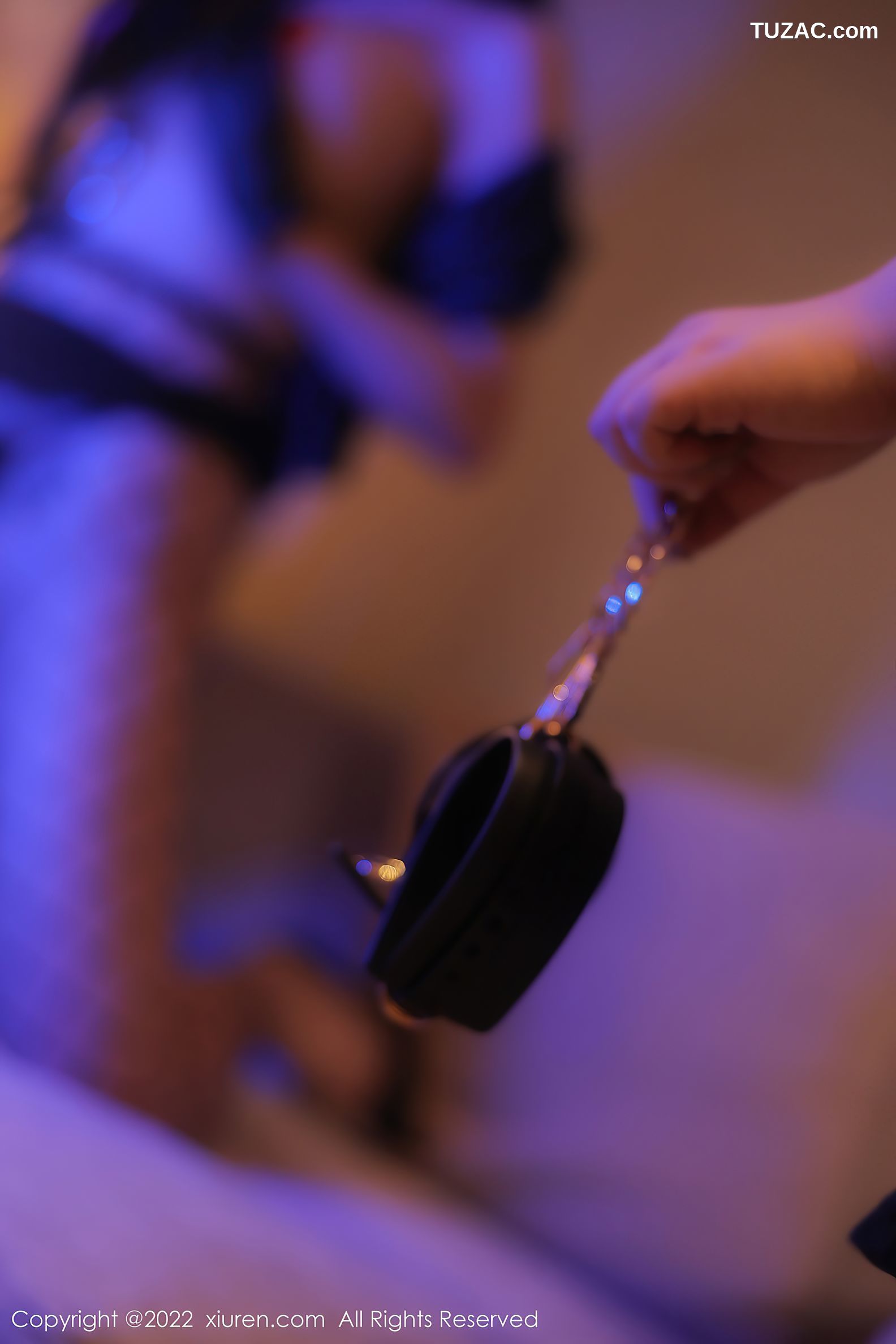 XiuRen-No.5767-田冰冰-女警制服诱惑