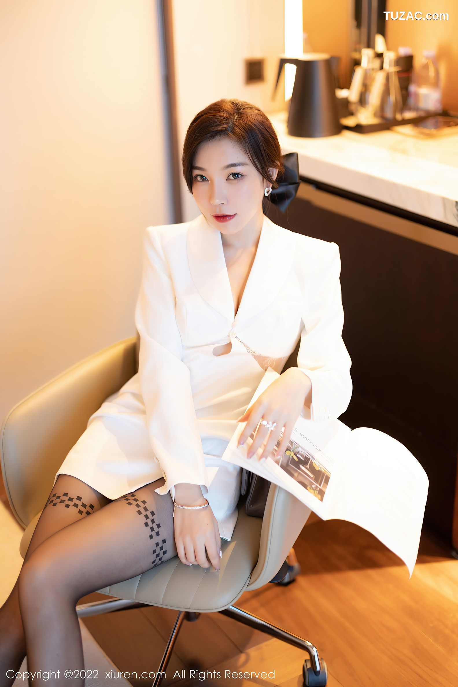 XiuRen-No.5770-徐莉芝-白色职业套装半透蕾丝内衣