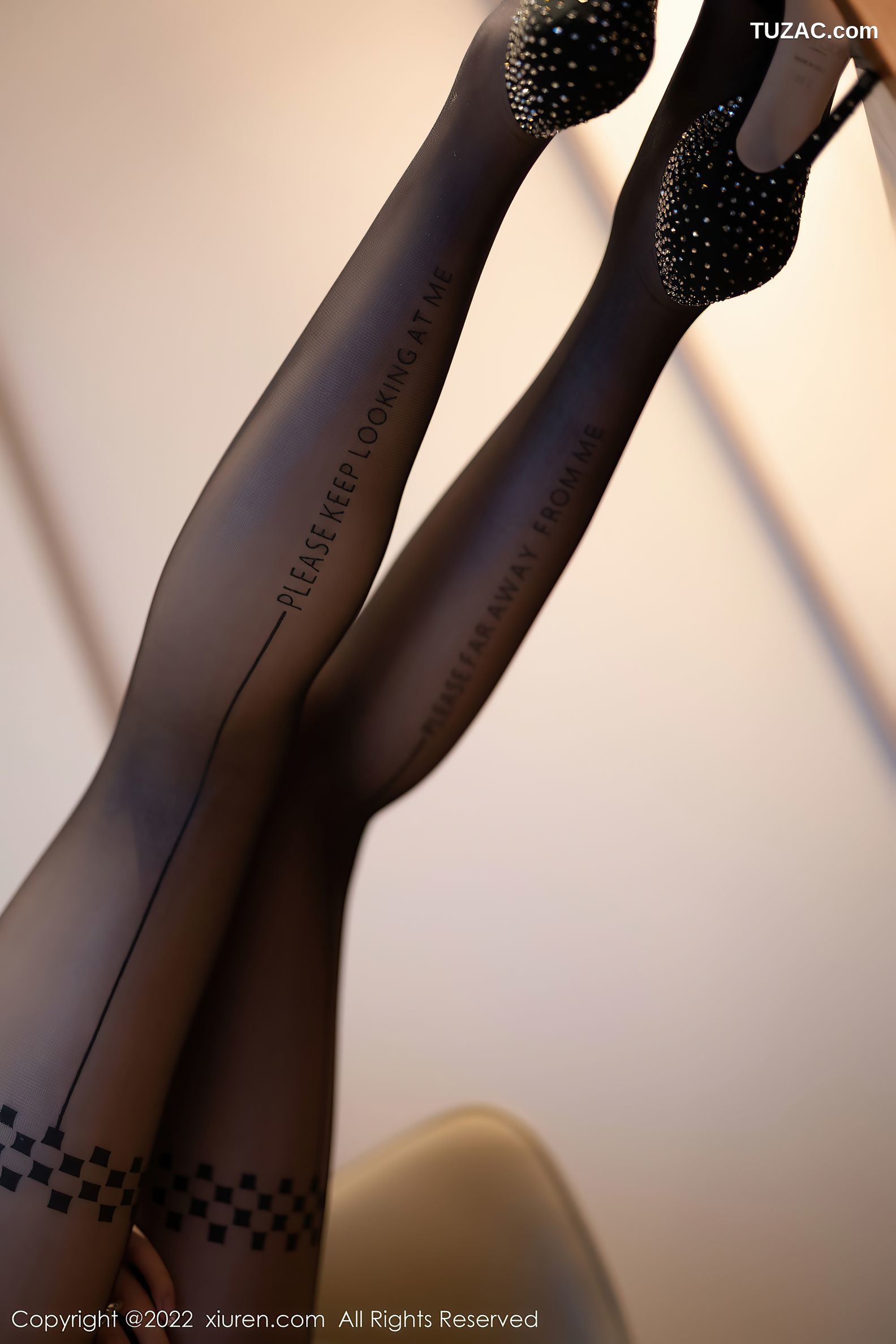 XiuRen-No.5770-徐莉芝-白色职业套装半透蕾丝内衣