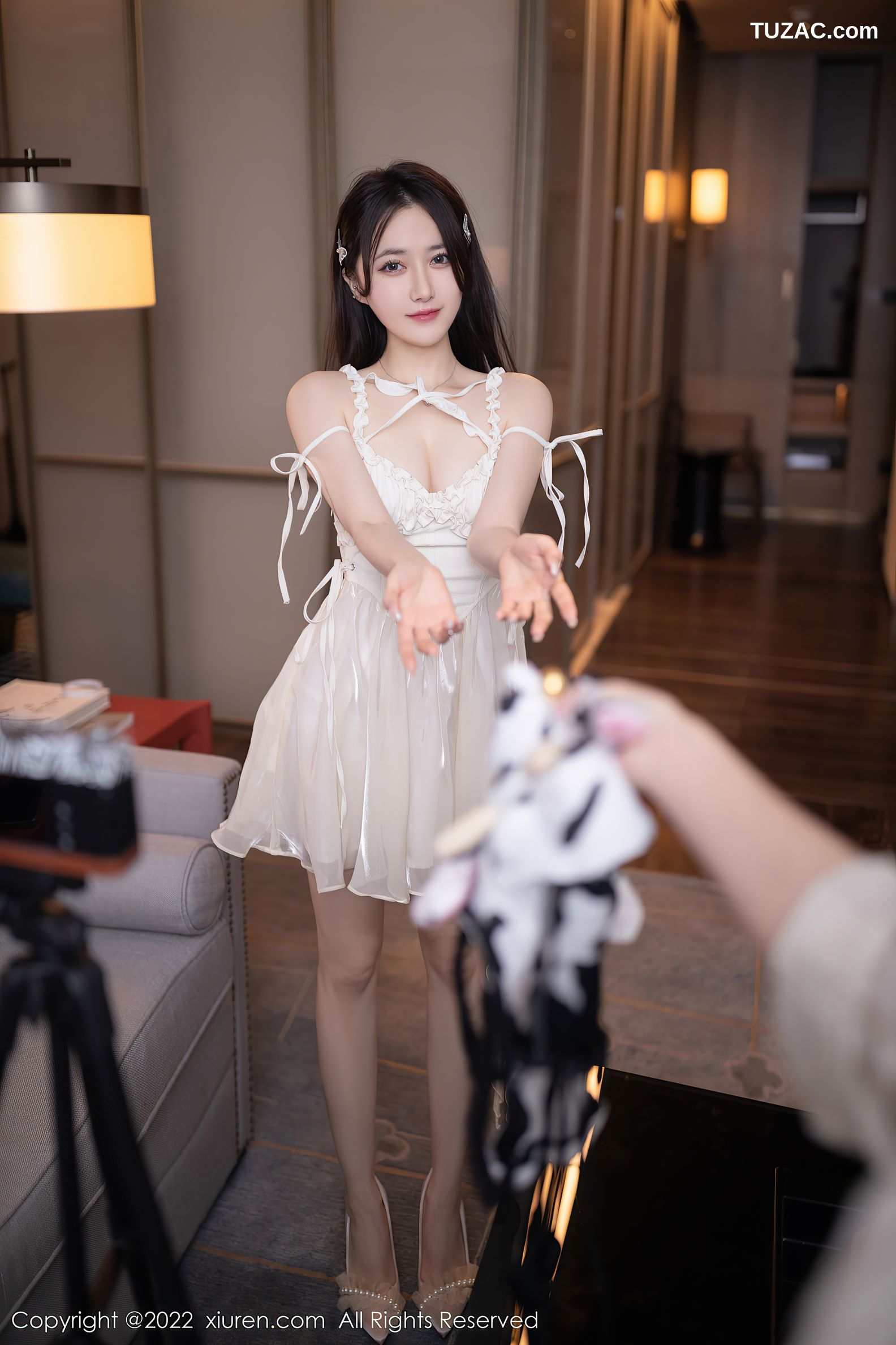 XiuRen-No.5776-鱼子酱-奶牛内衣