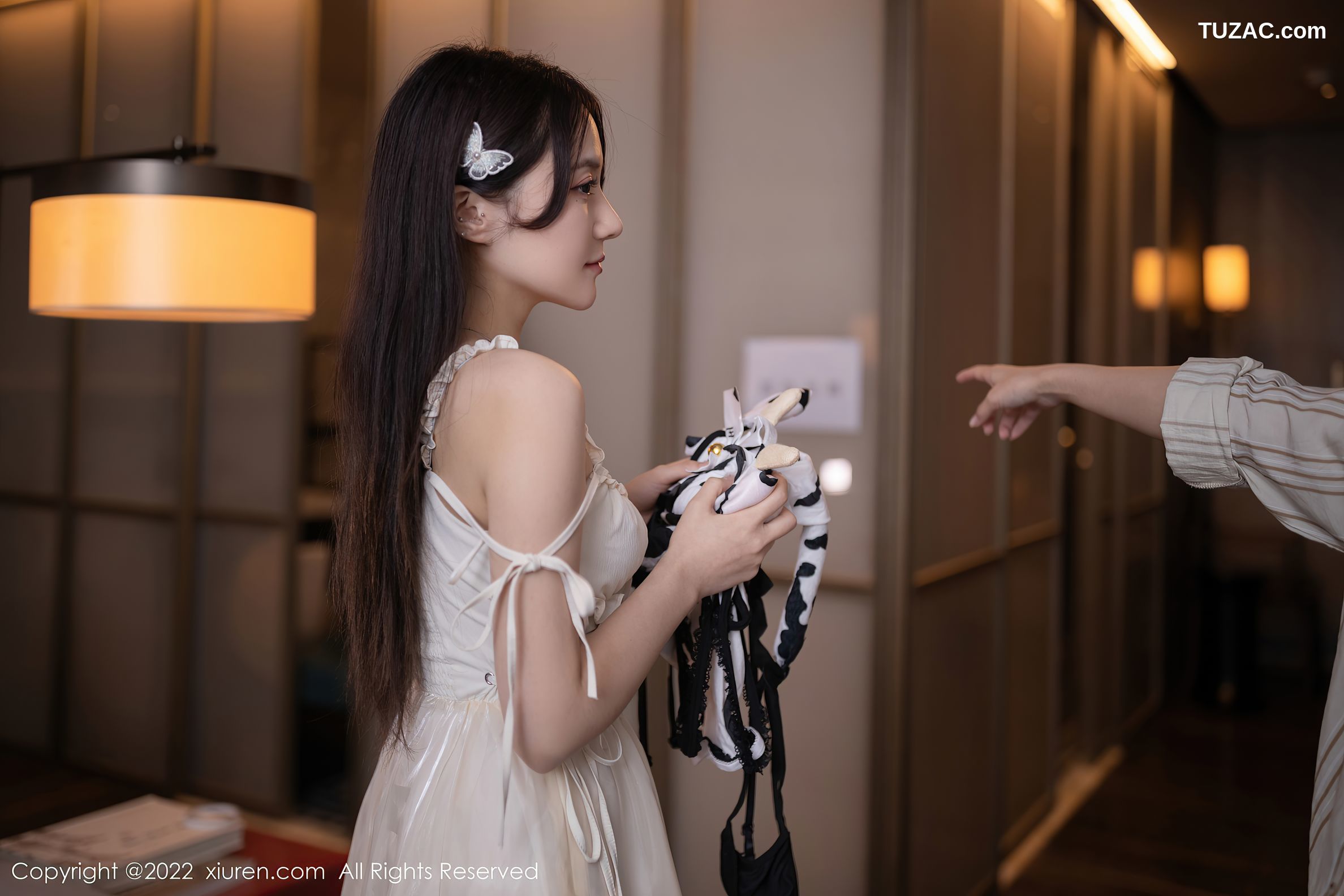 XiuRen-No.5776-鱼子酱-奶牛内衣