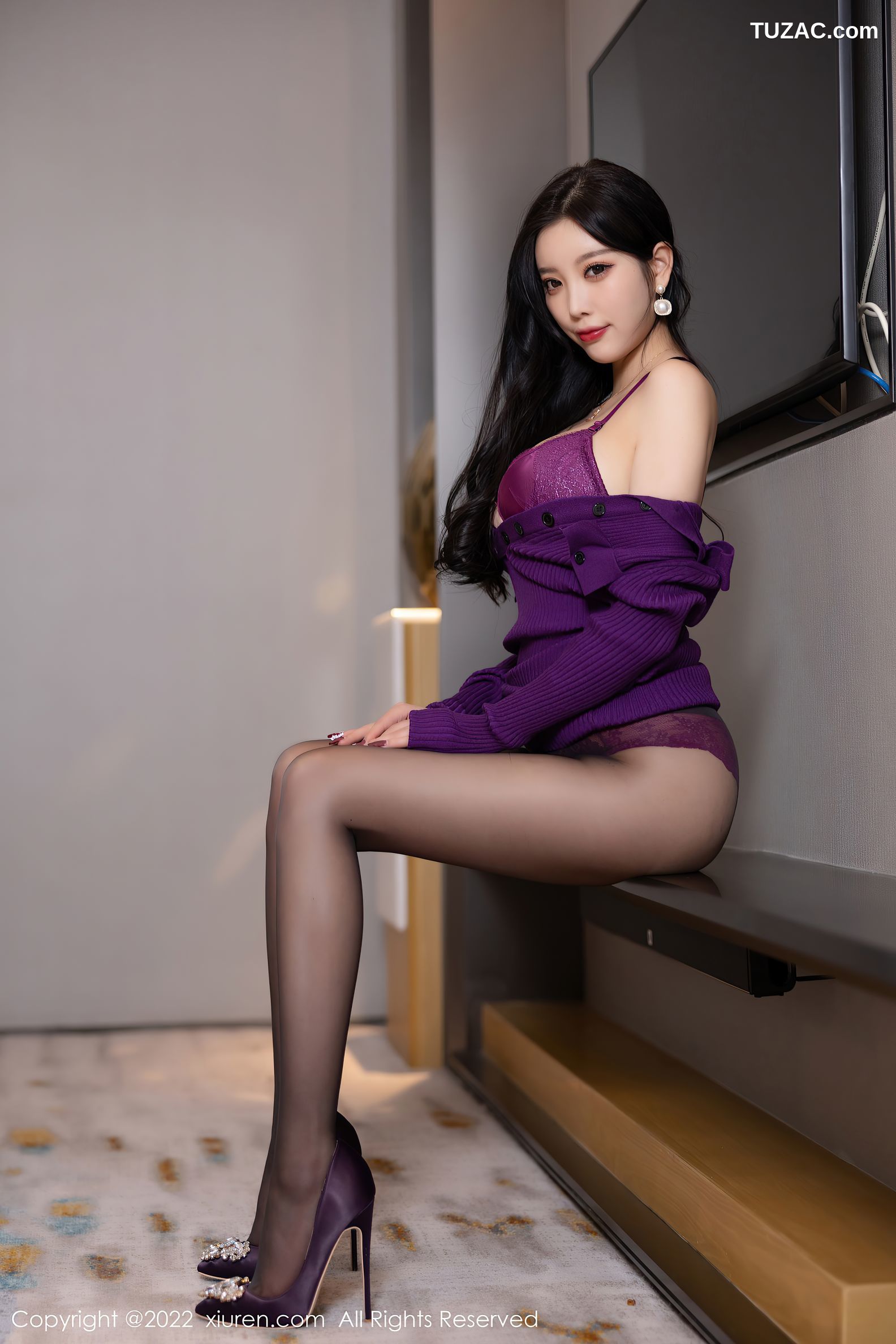 XiuRen-No.5798-杨晨晨-紫色套装紫内衣