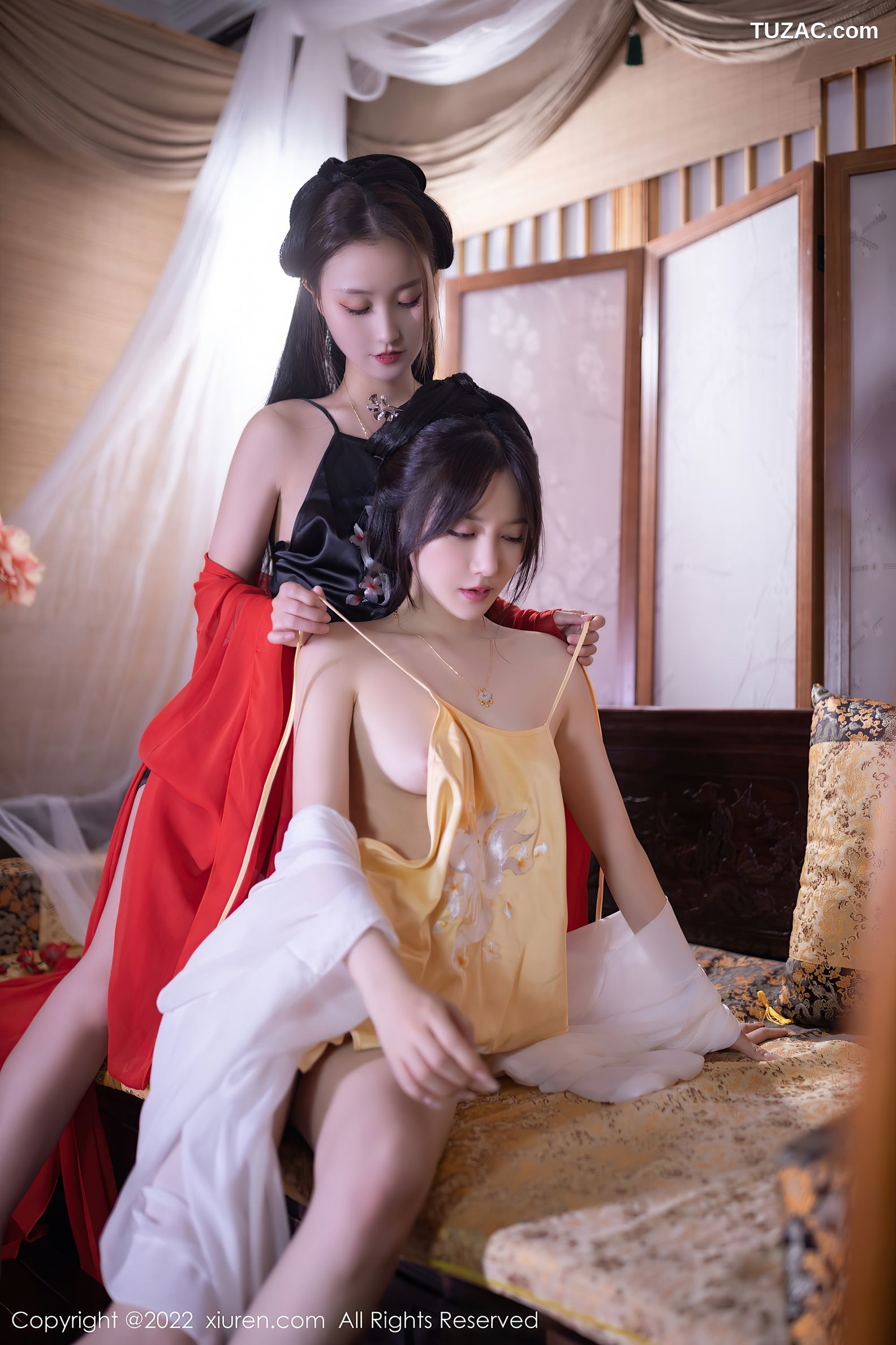 XiuRen-No.5811-鱼子酱-古风白衣红衣姐妹花