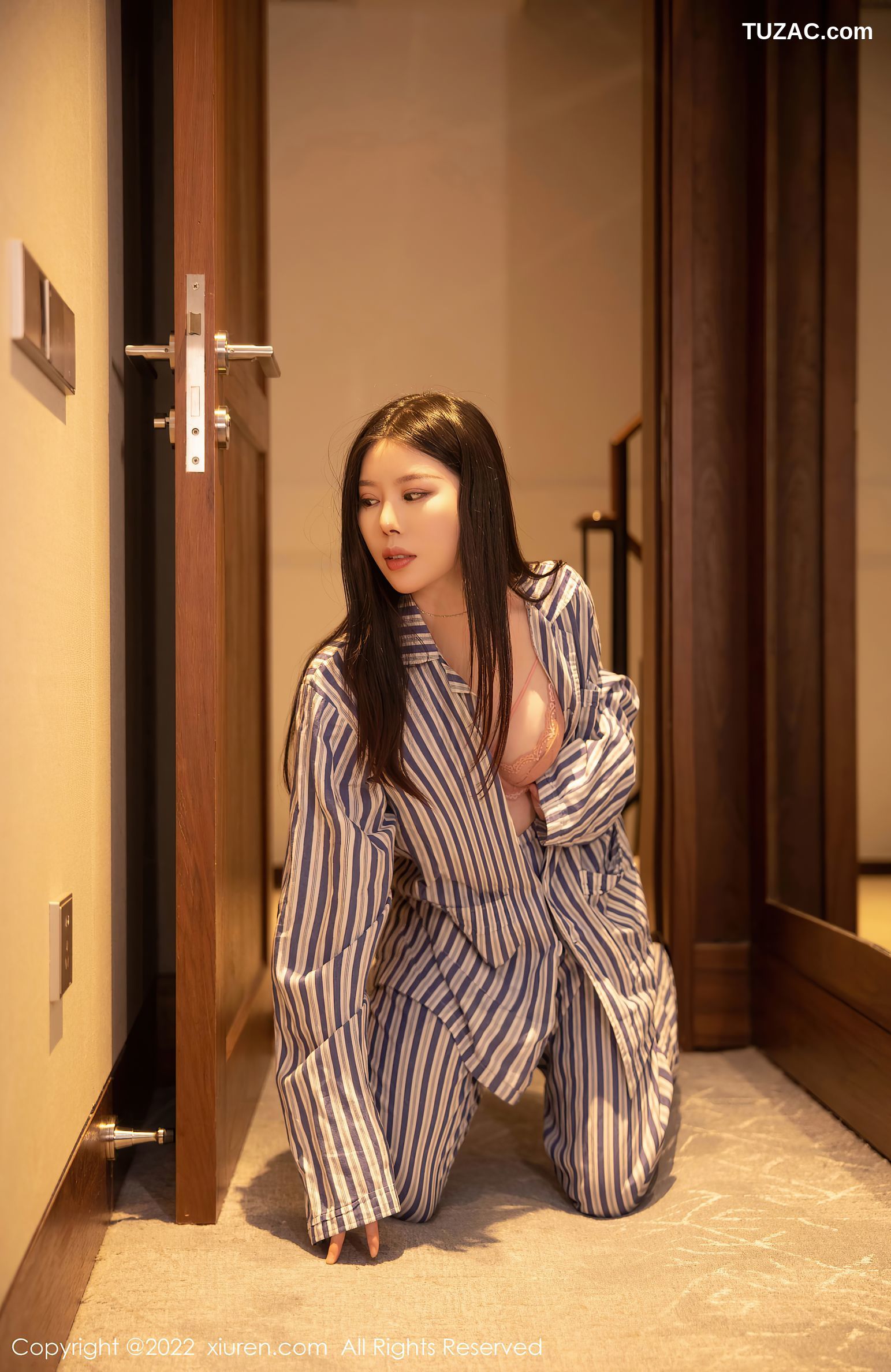 XiuRen-No.5820-白茹雪-女病人丝袜选择