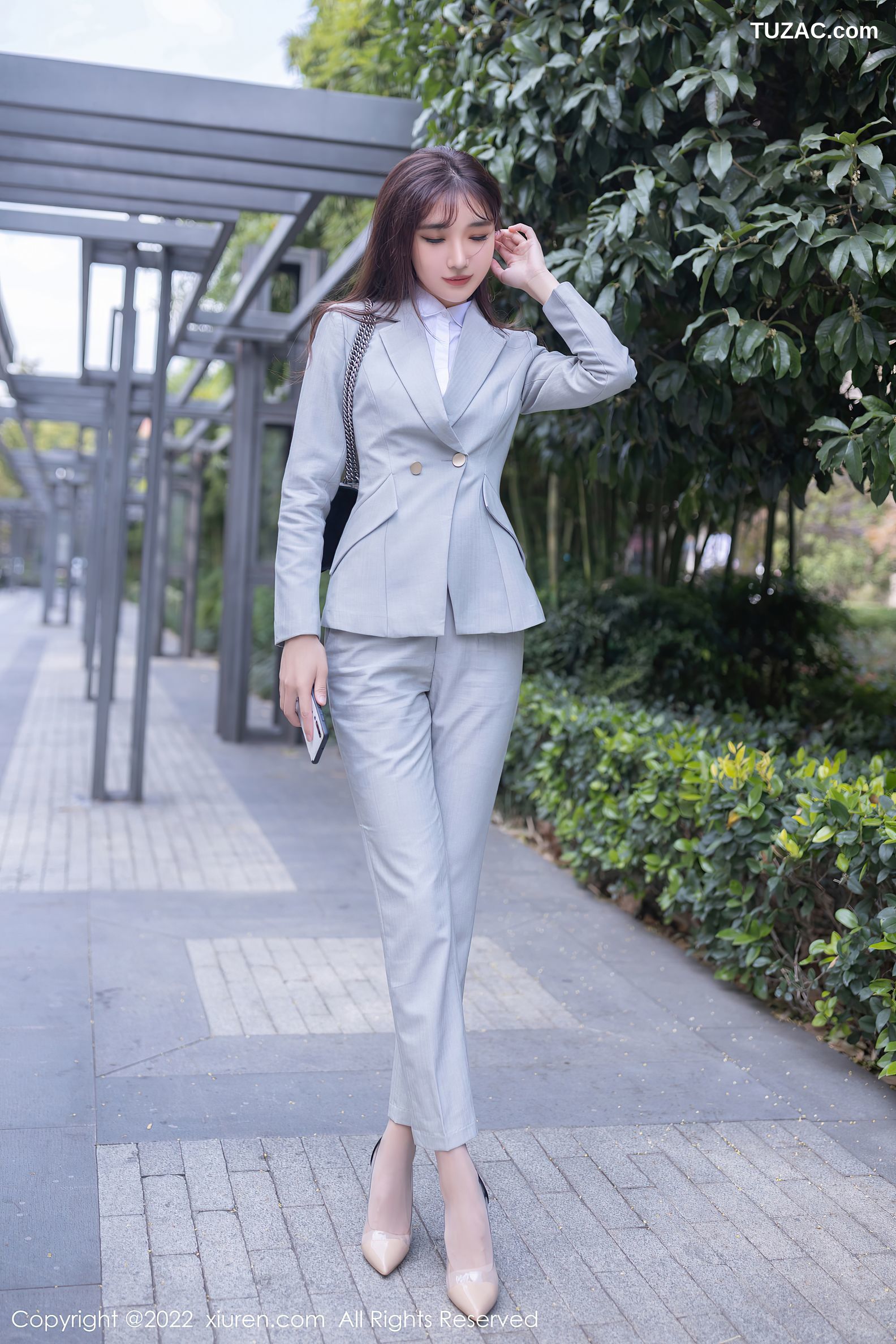 XiuRen-No.5840-陆萱萱-浅灰职业装