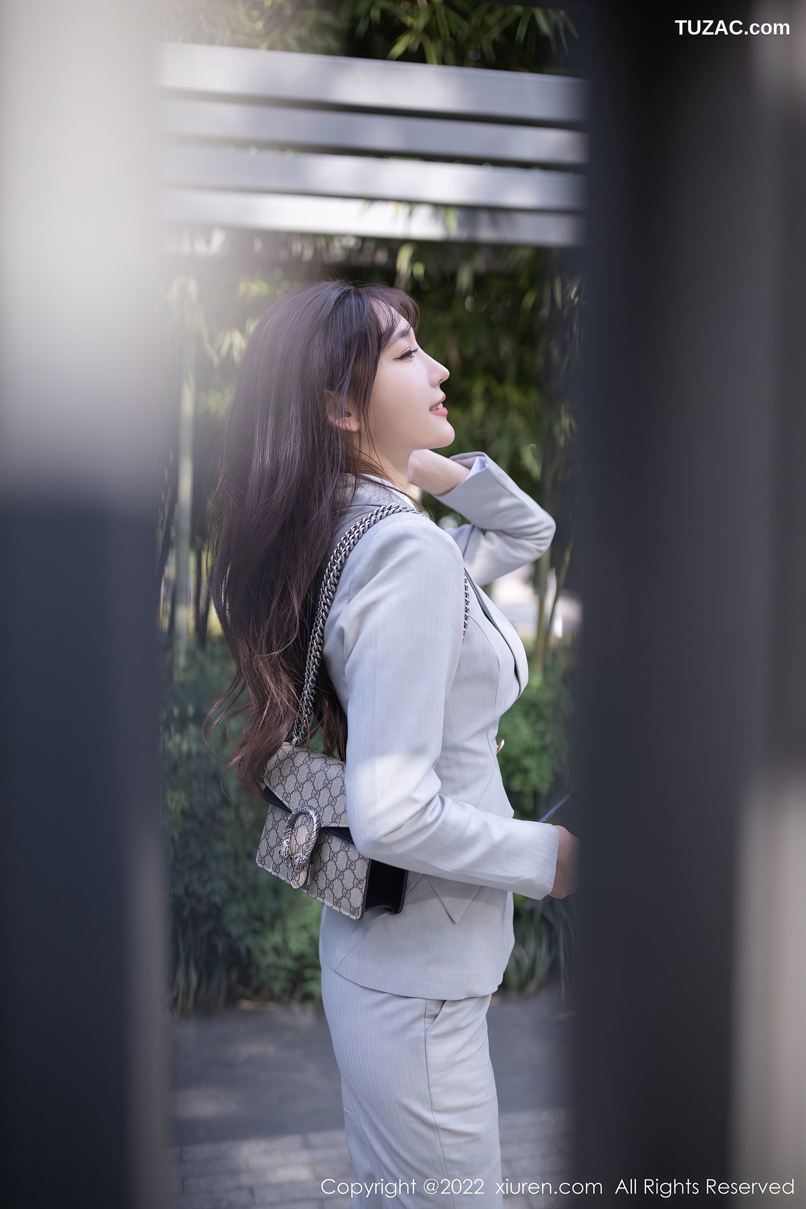 XiuRen-No.5840-陆萱萱-浅灰职业装