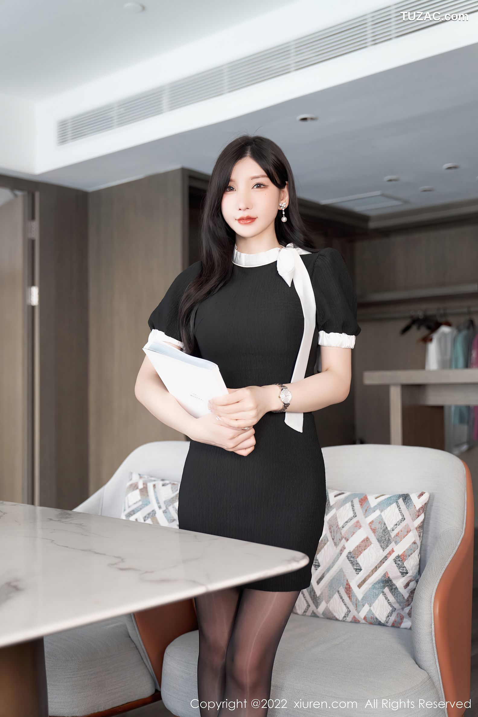 XiuRen-No.5848-周于希-黑职业裙装女秘书调教