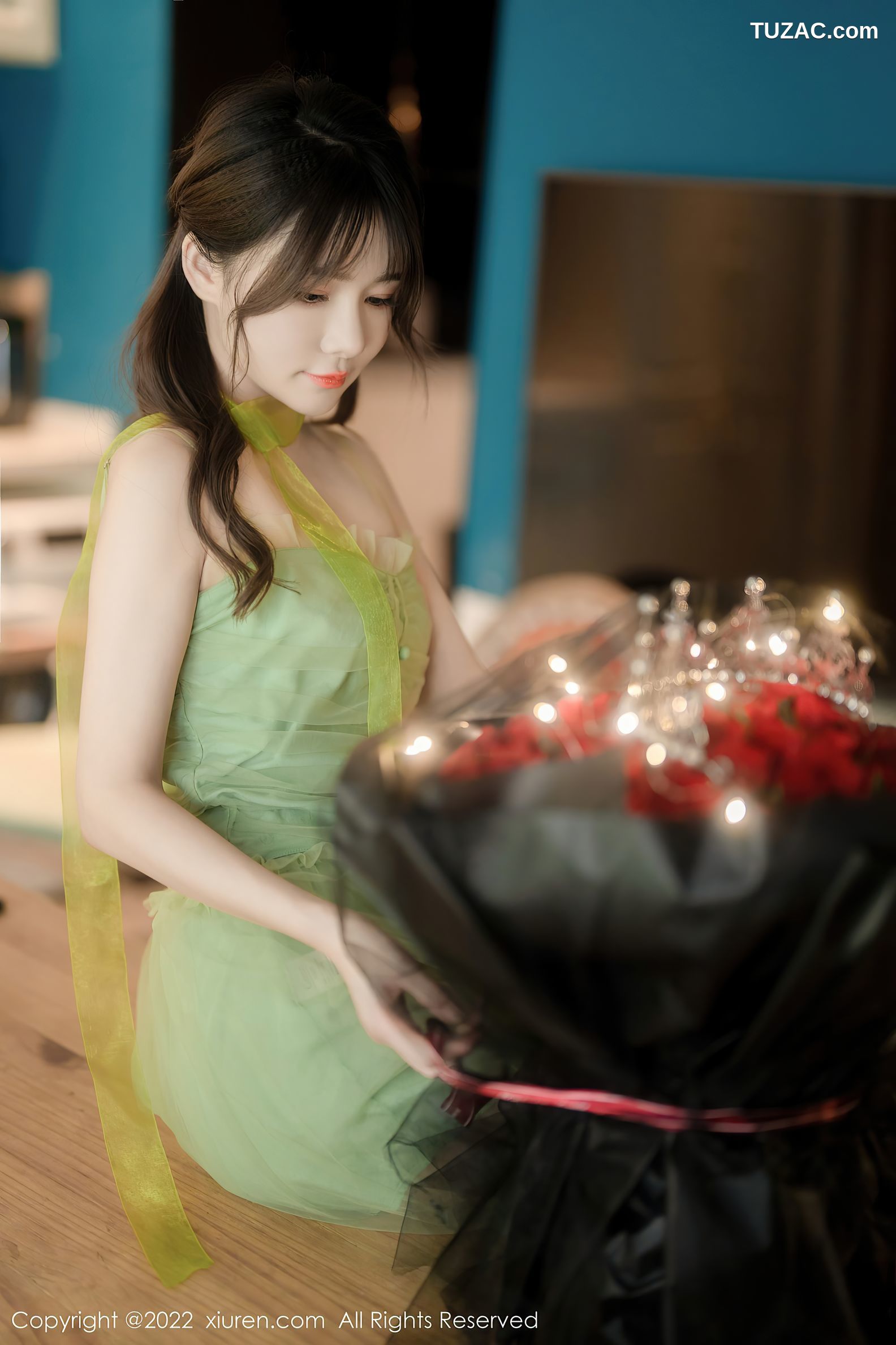 XiuRen-No.5875-婠婠么-绿纱裙鲜花公主
