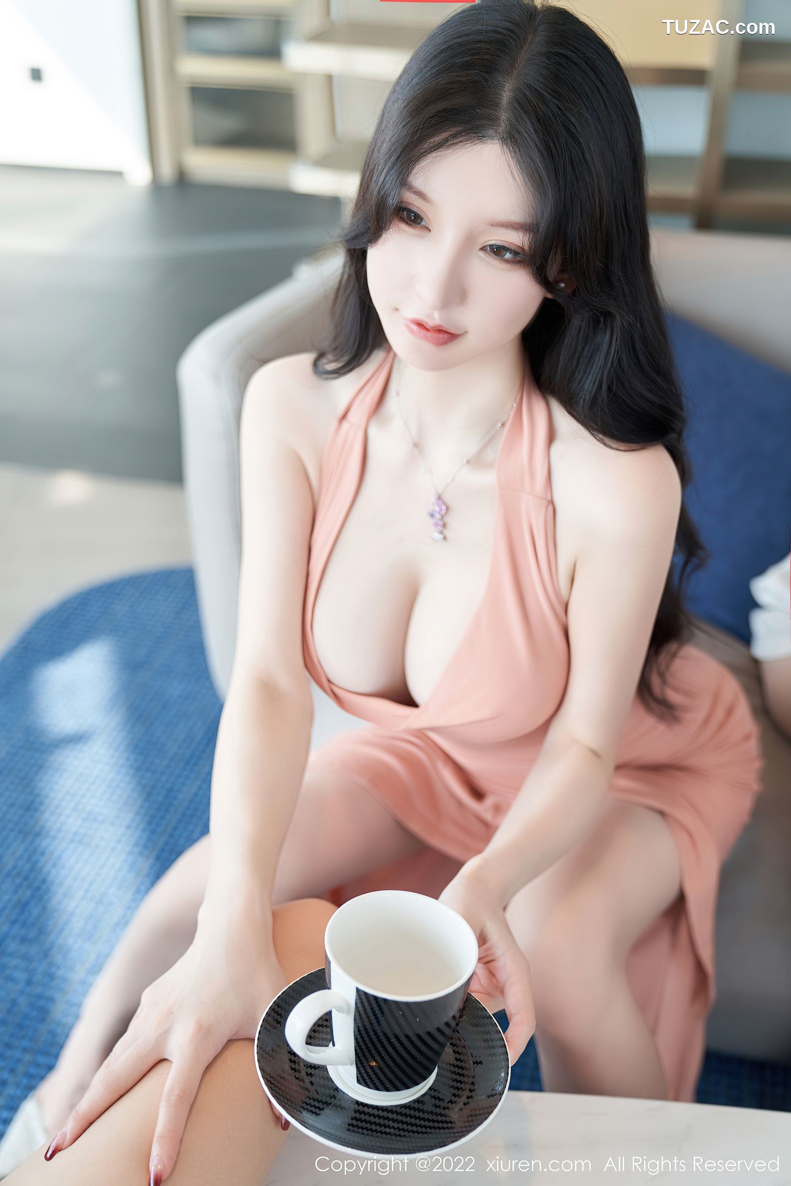 XiuRen-No.5881-周于希-心愿旅拍性感粉色长裙白色薄纱