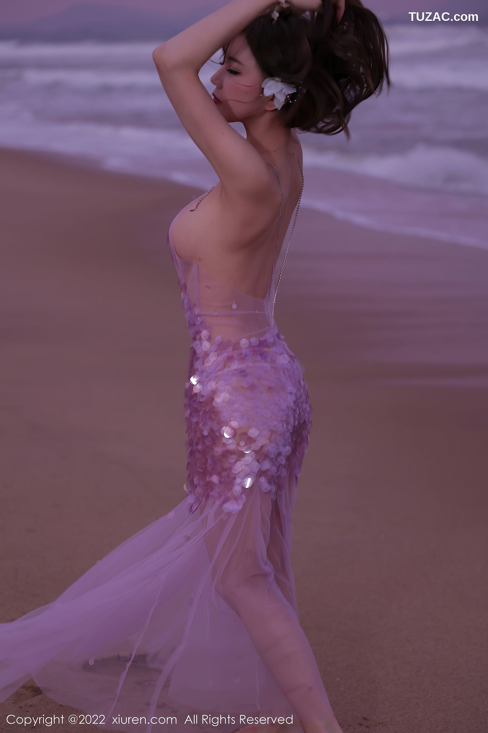 XiuRen-No.5890-甜仔-海南旅拍沙滩场景粉色真空裙