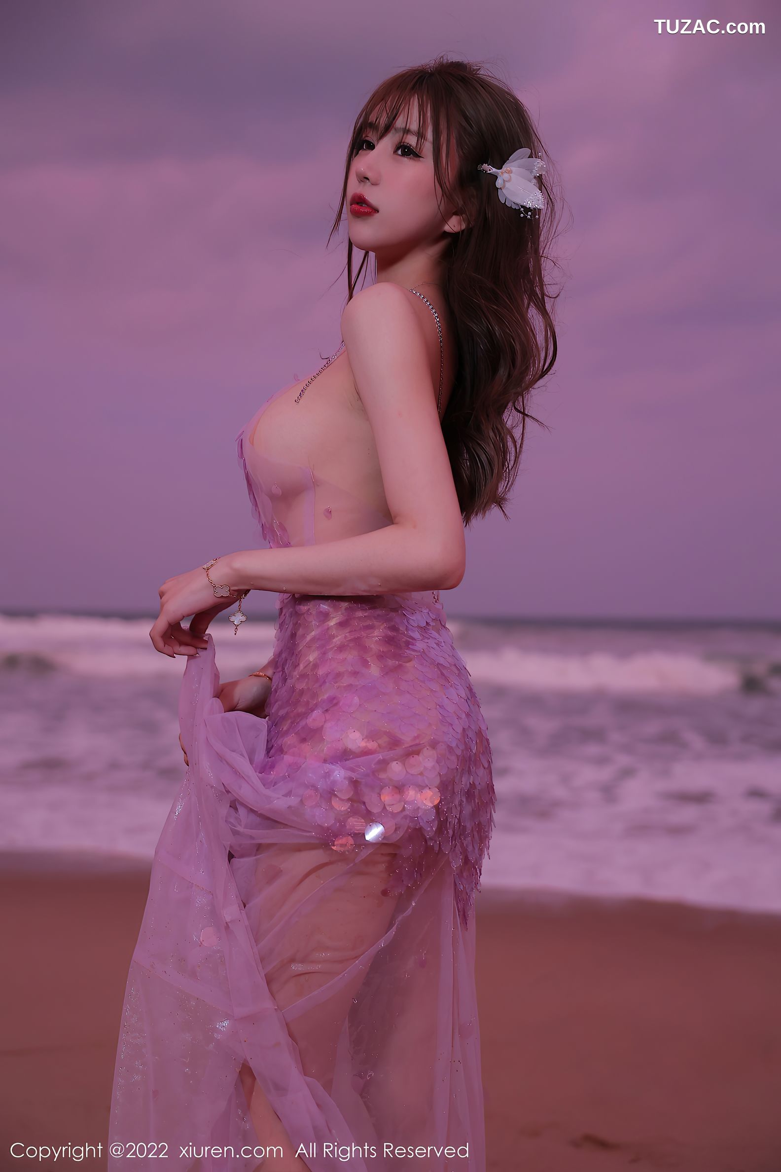 XiuRen-No.5890-甜仔-海南旅拍沙滩场景粉色真空裙
