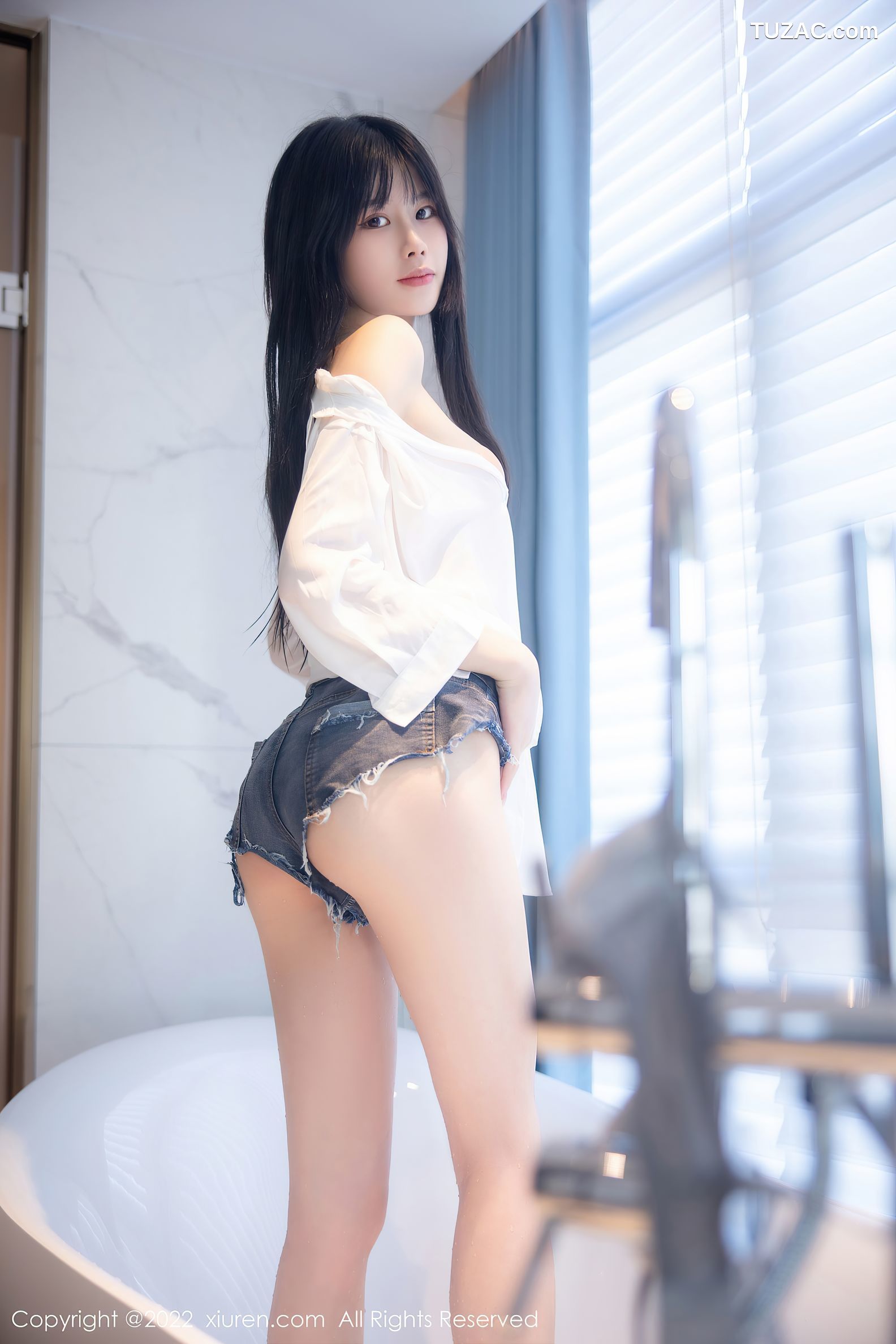 XiuRen-No.5909-77qiqi-私房浴室性感白T露浅蓝色蕾丝内衣